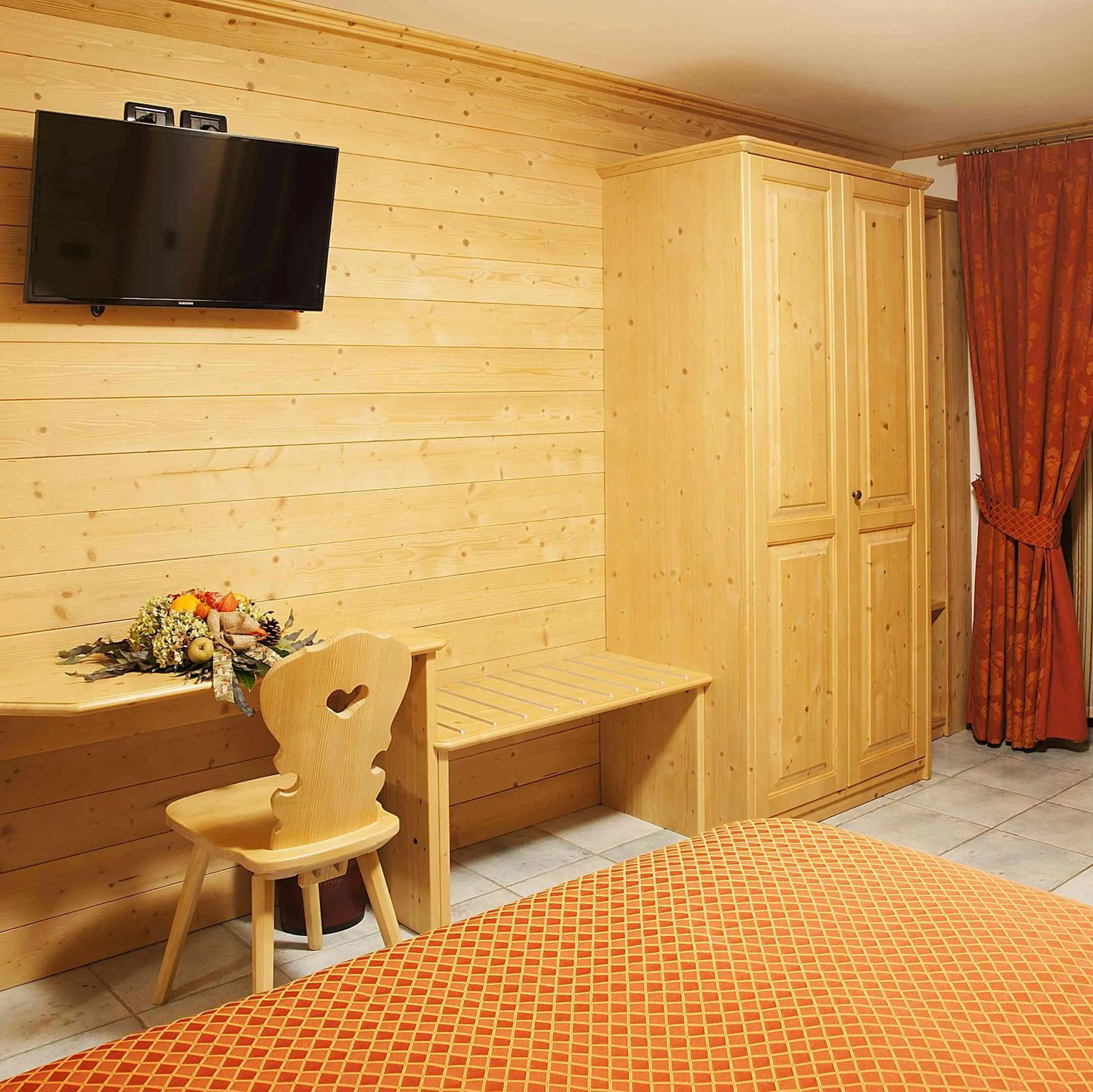 Photo of the whole room in Hotel Raibl e Appartamenti