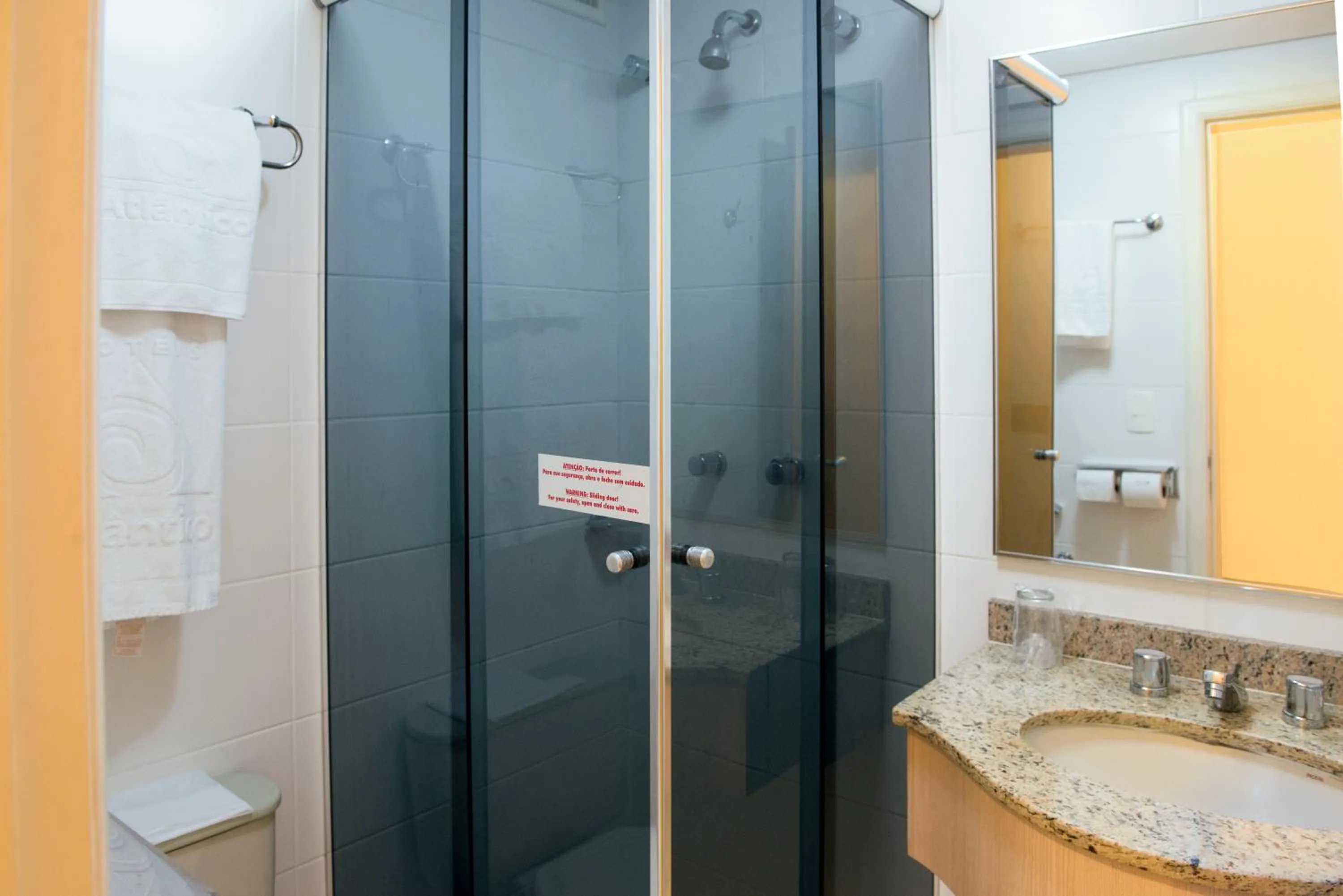 Shower in Hotel Atlantico Rio Grande