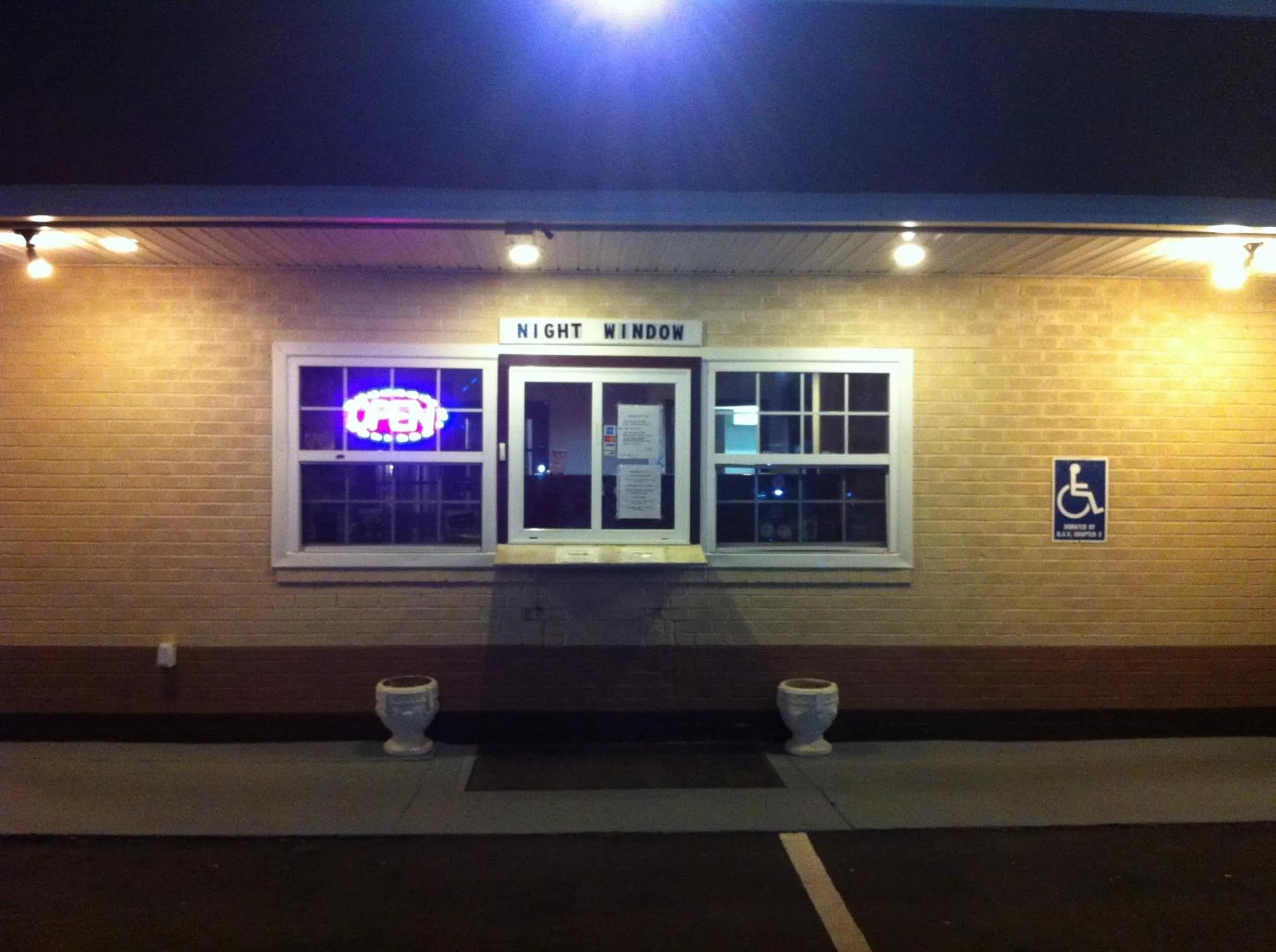 Night in Newport News Inn