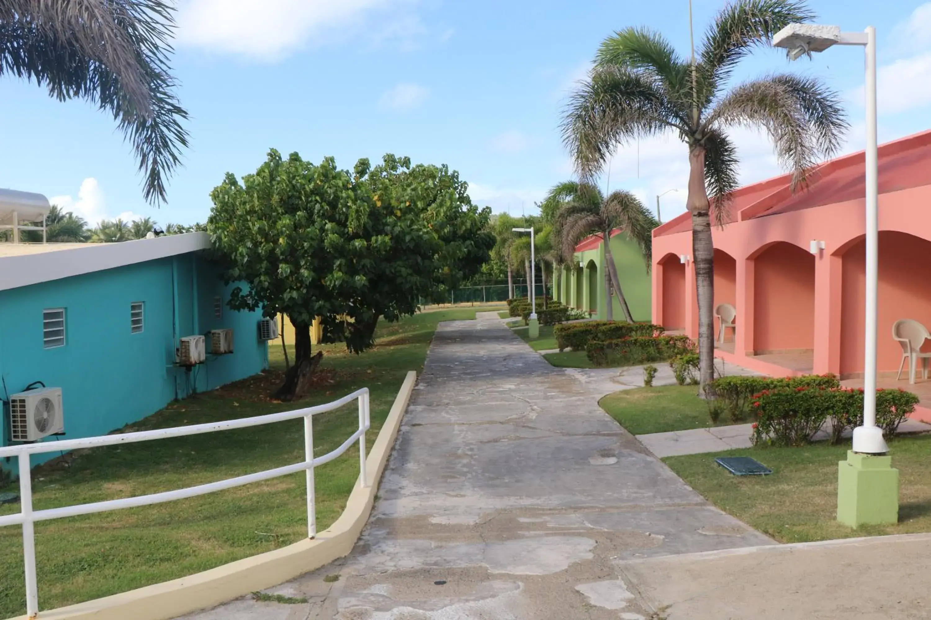 Property building in Parador Maunacaribe - Maunabo Property building in Parador Maunacaribe - Maunabo