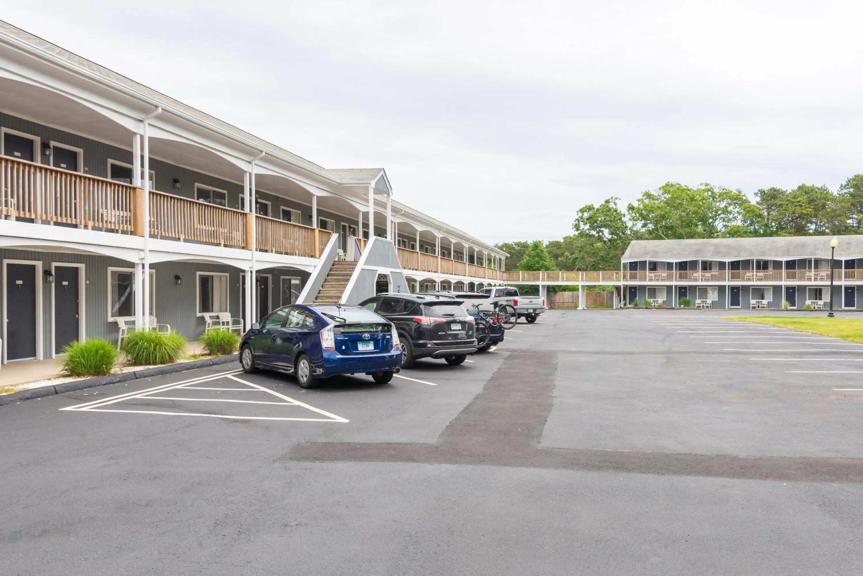 Property building in Ocean Park Inn Cape Cod