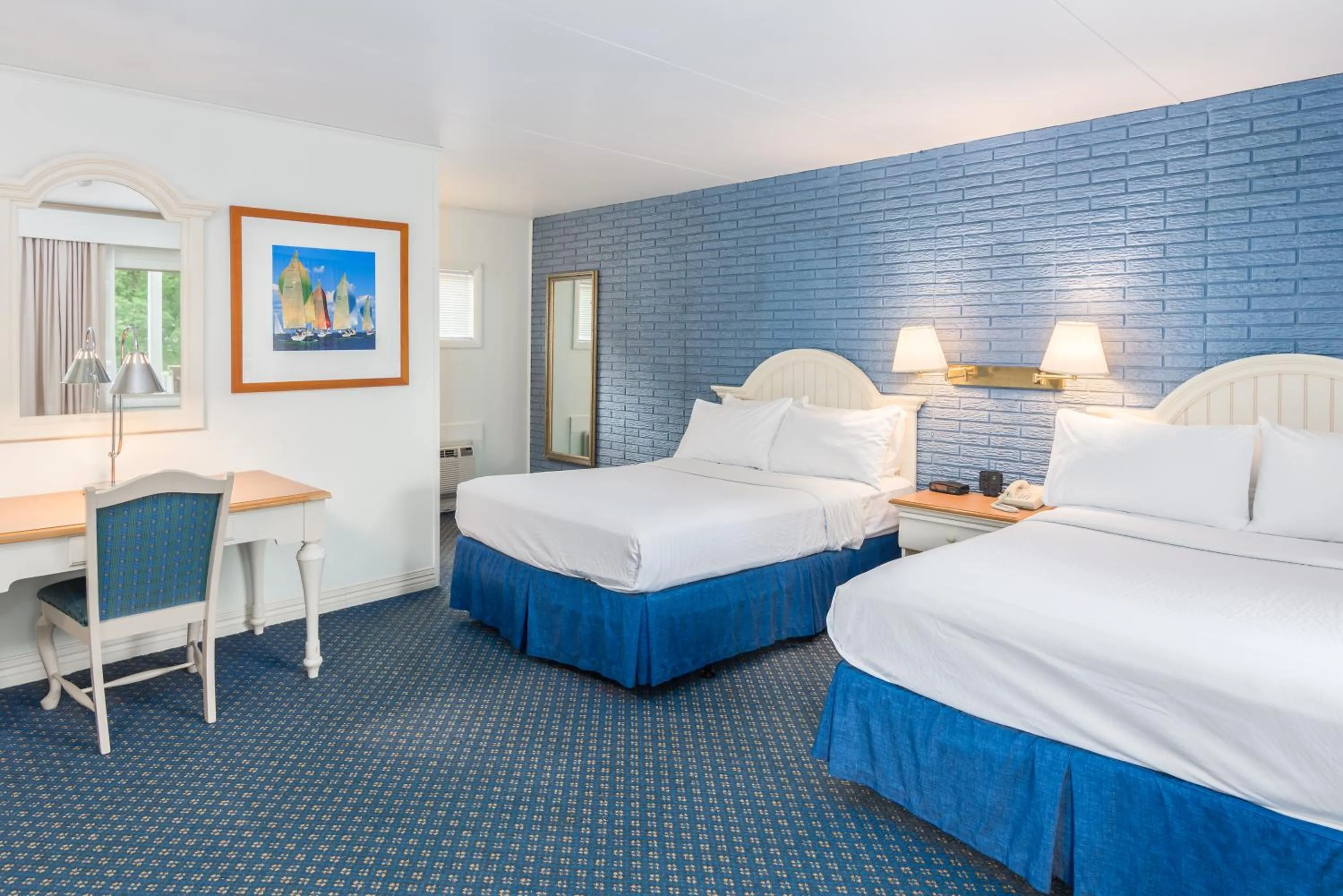 Photo of the whole room, Bed in Ocean Park Inn Cape Cod