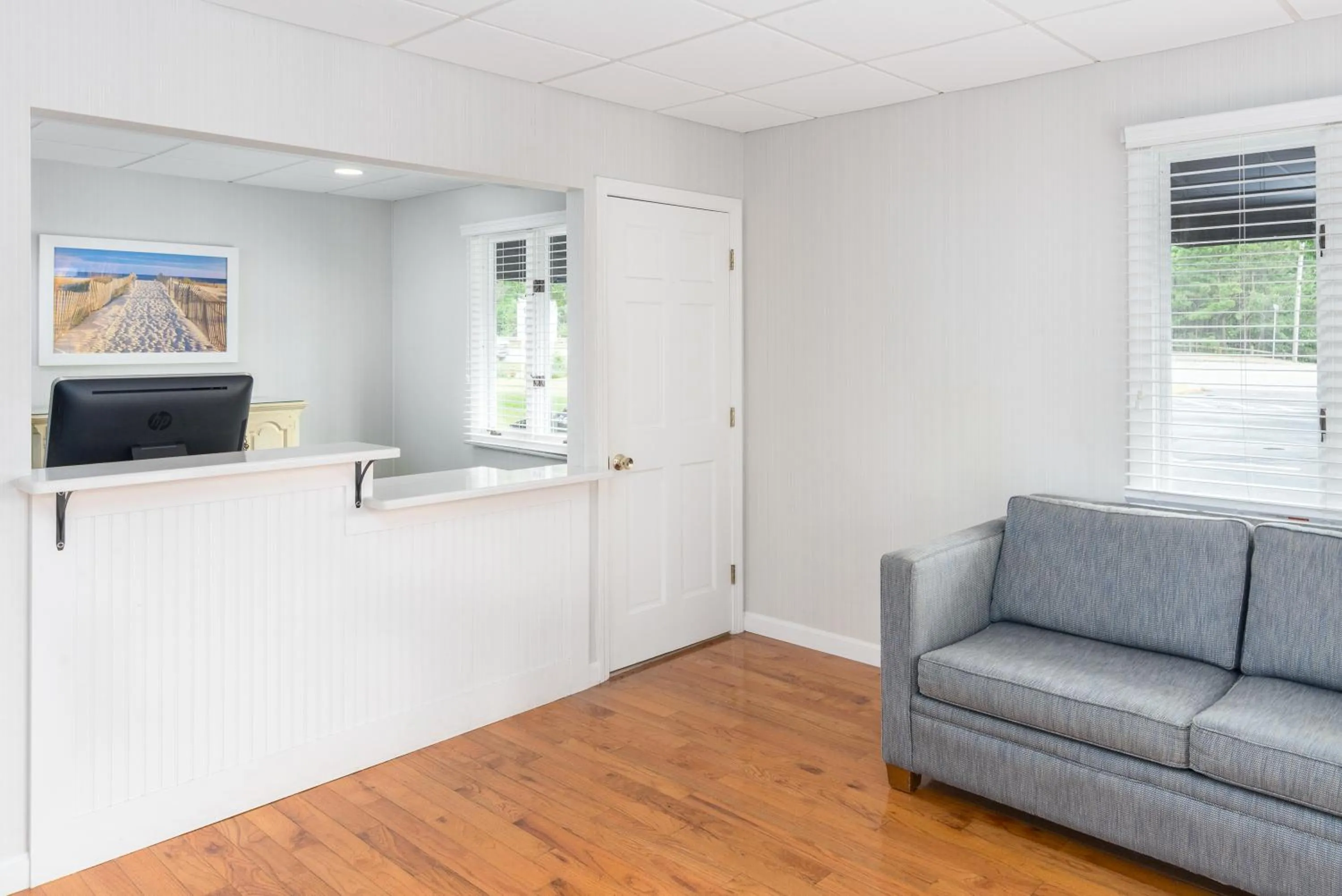 Lobby or reception in Ocean Park Inn Cape Cod