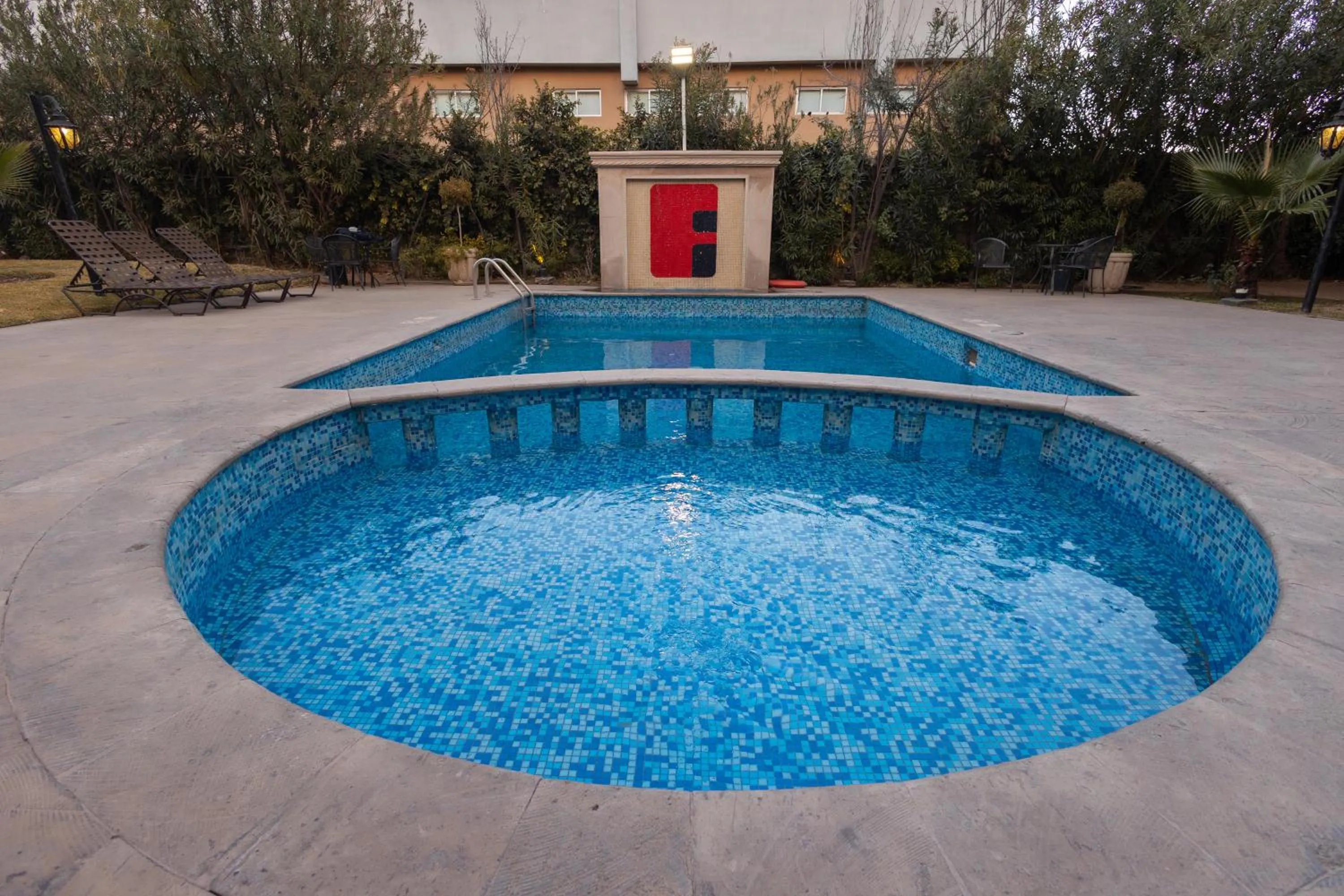 Swimming pool in Fiesta Inn Nogales