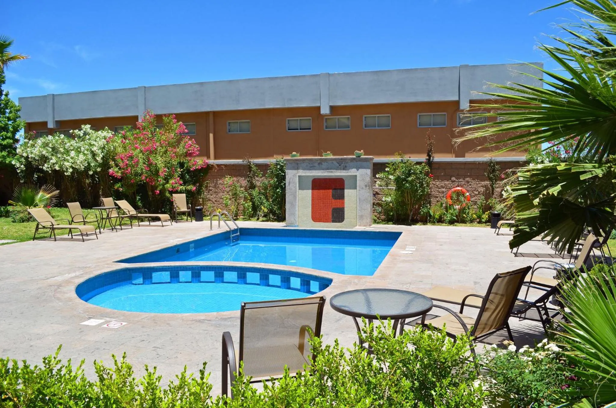 Swimming pool in Fiesta Inn Nogales