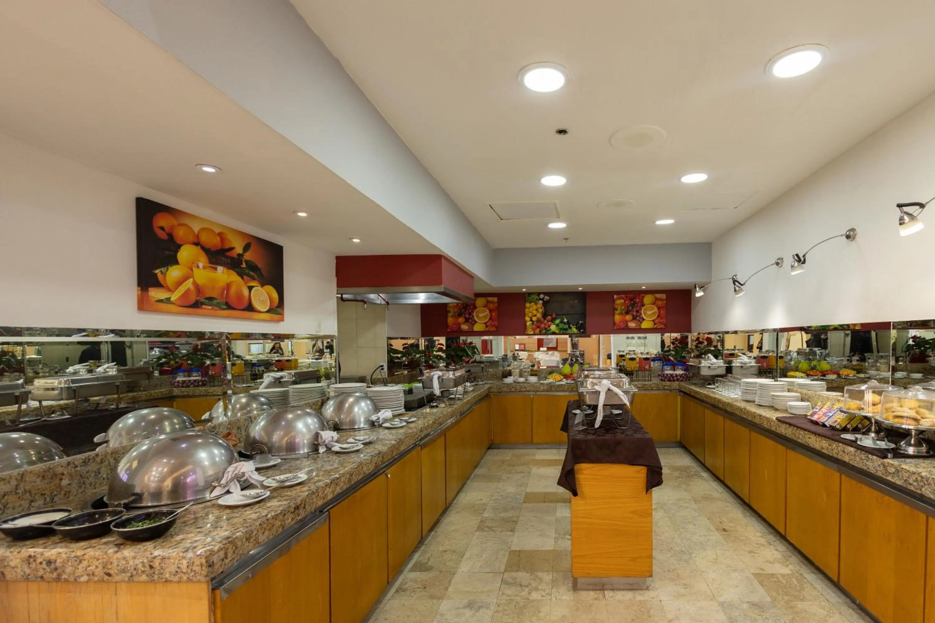 Buffet breakfast in Fiesta Inn Nogales