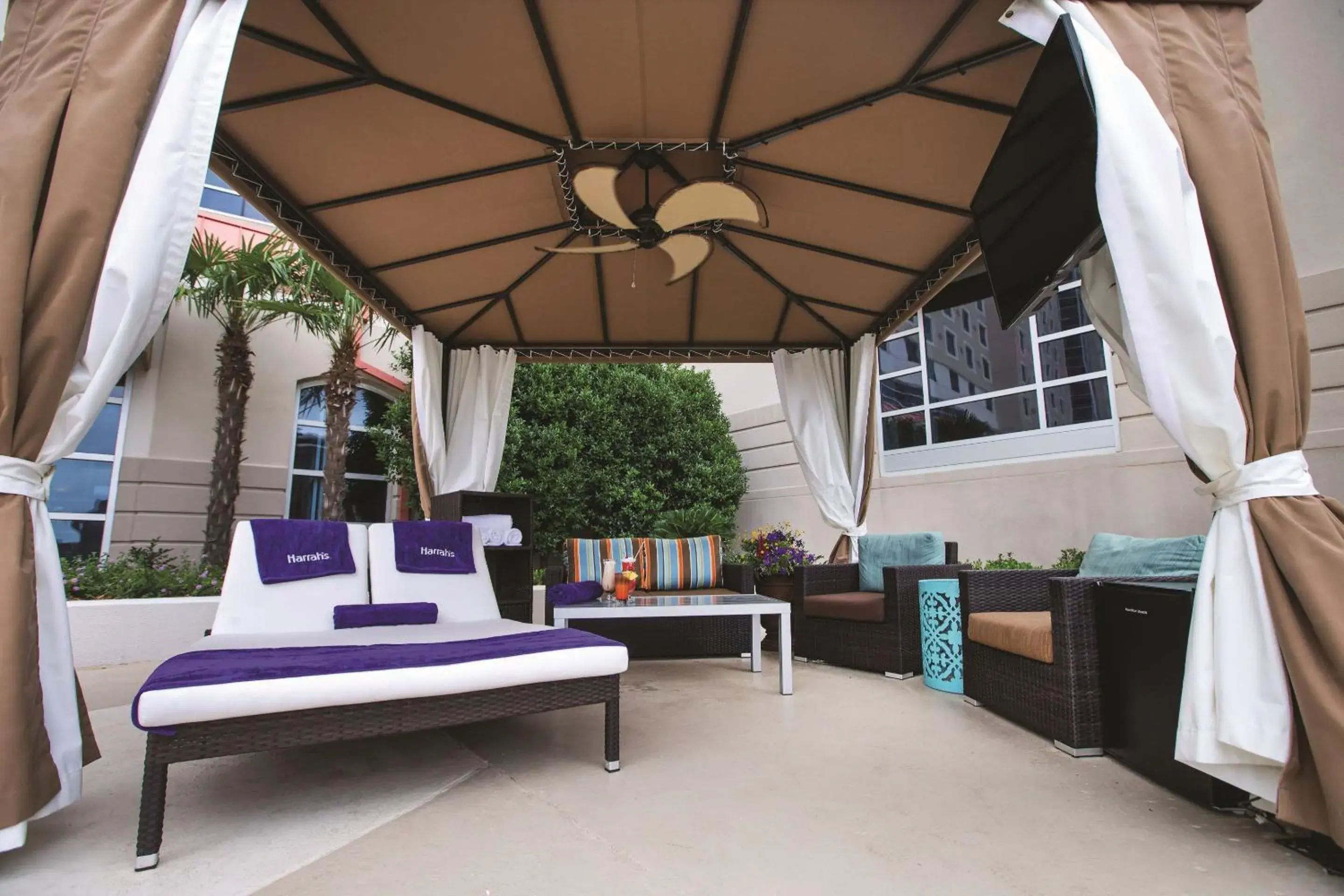 Swimming pool in Harrah's Gulf Coast, A Caesars Destination Swimming pool in Harrah's Gulf Coast, A Caesars Destination