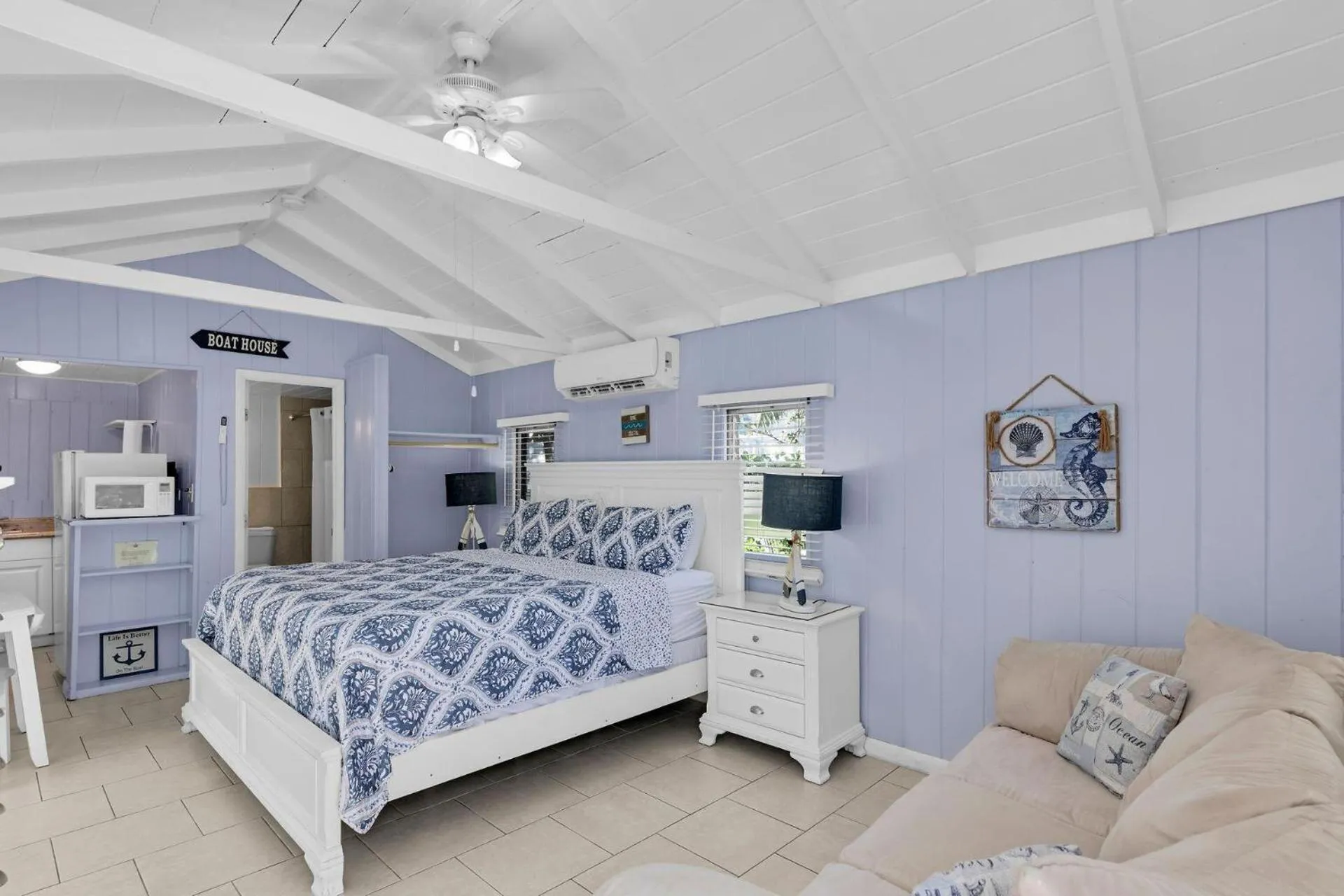 Bed in Tropical Cottages