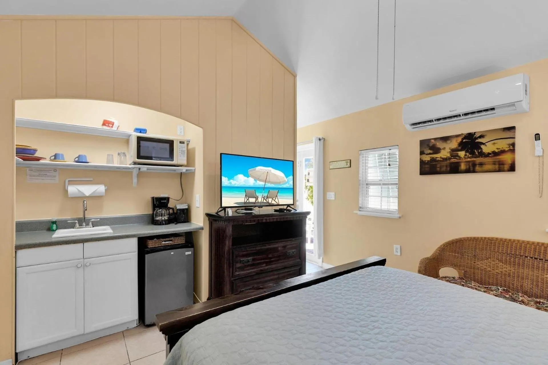 Bed in Tropical Cottages