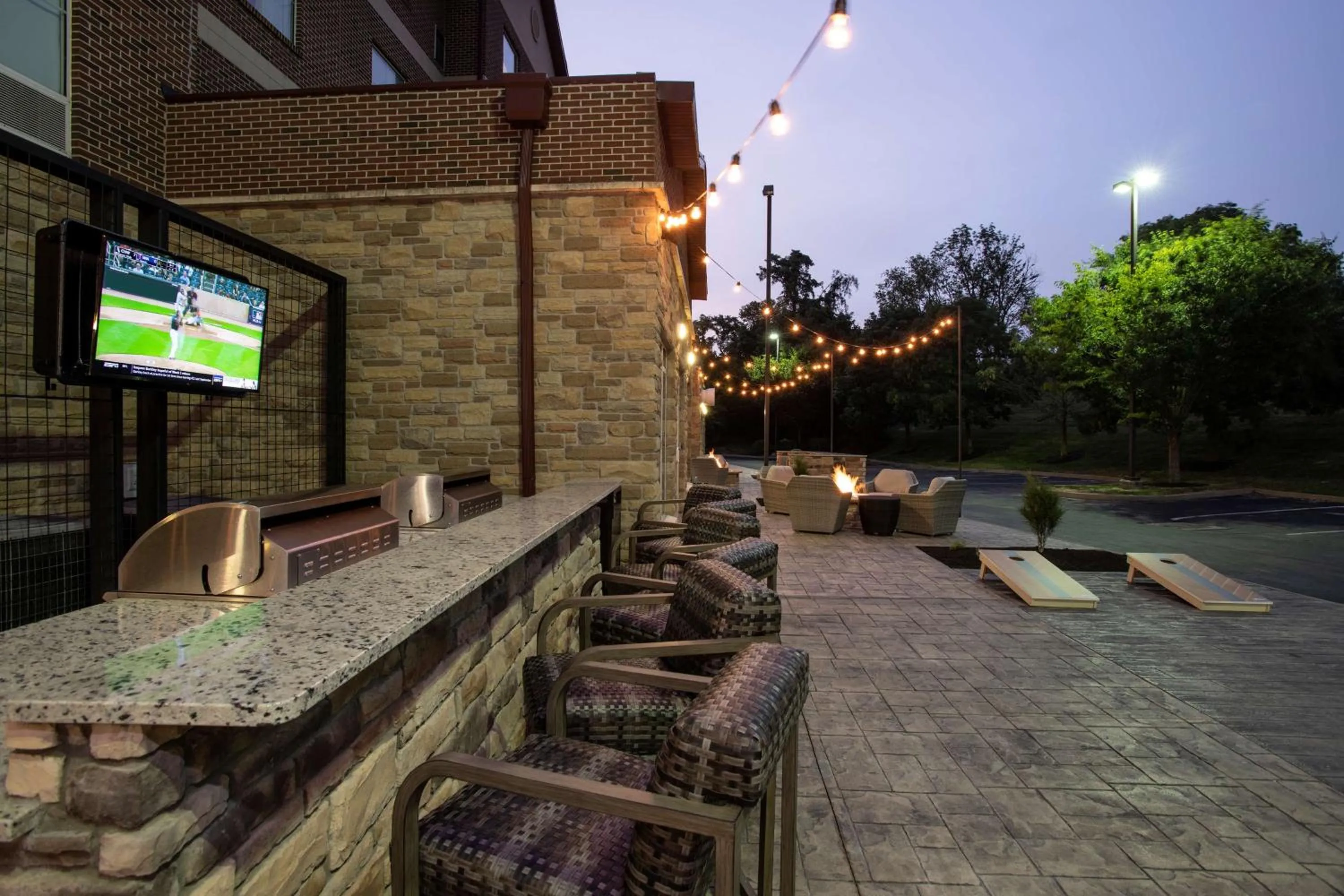 Patio in Homewood Suites Cincinnati Airport South-Florence