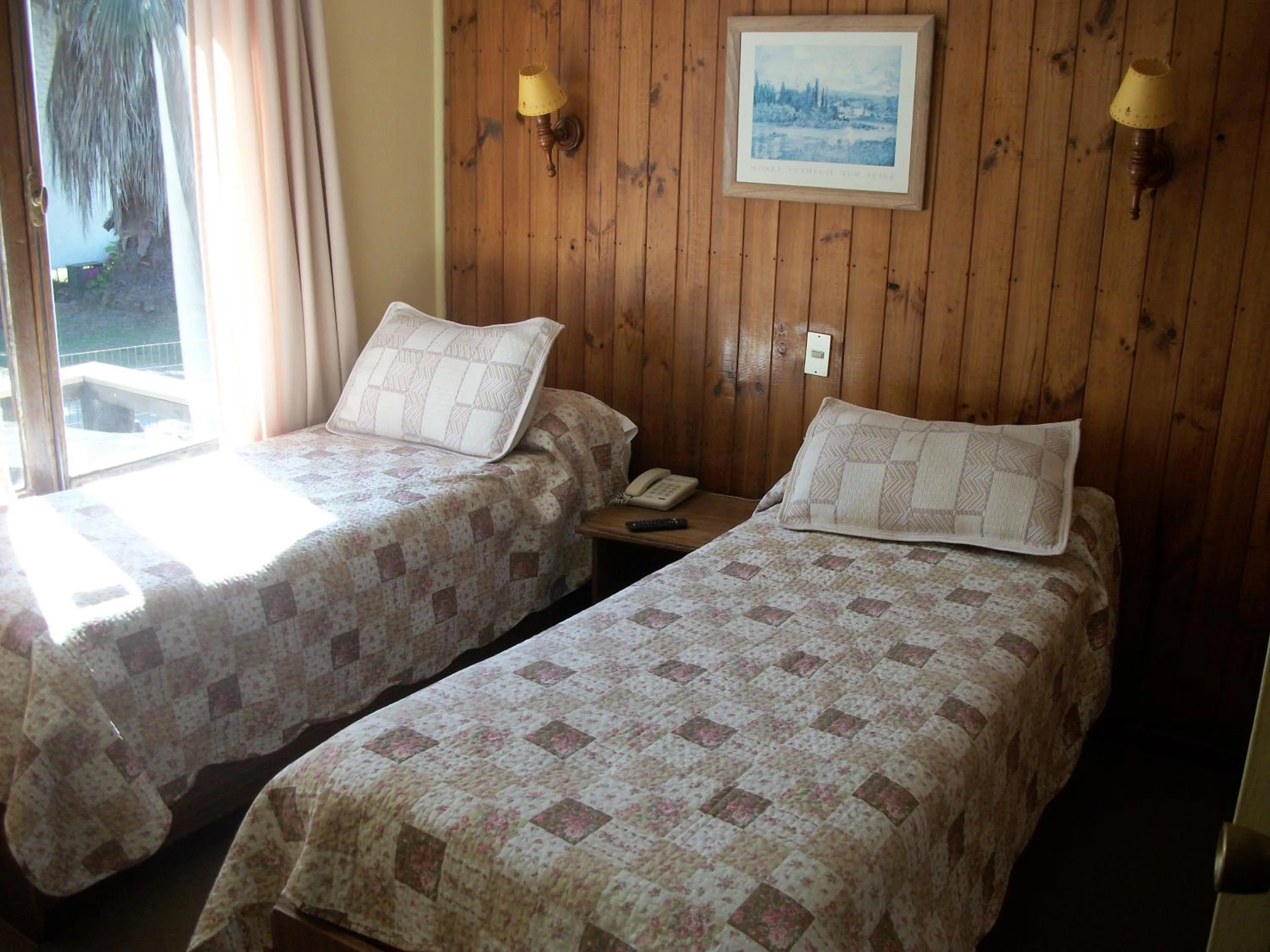 Photo of the whole room, Bed in MarSerena