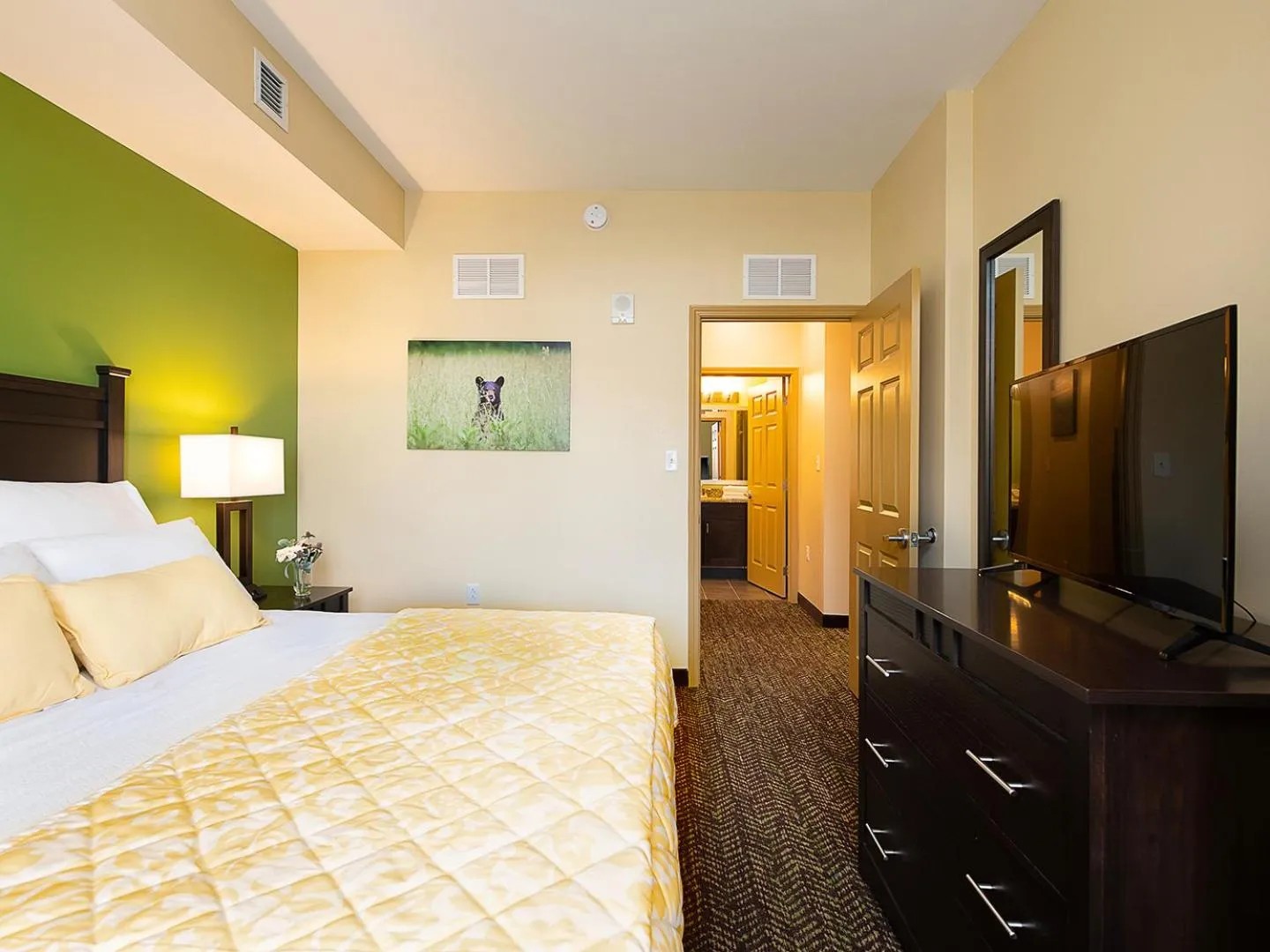 Photo of the whole room, Bed in The Resort at Governor's Crossing