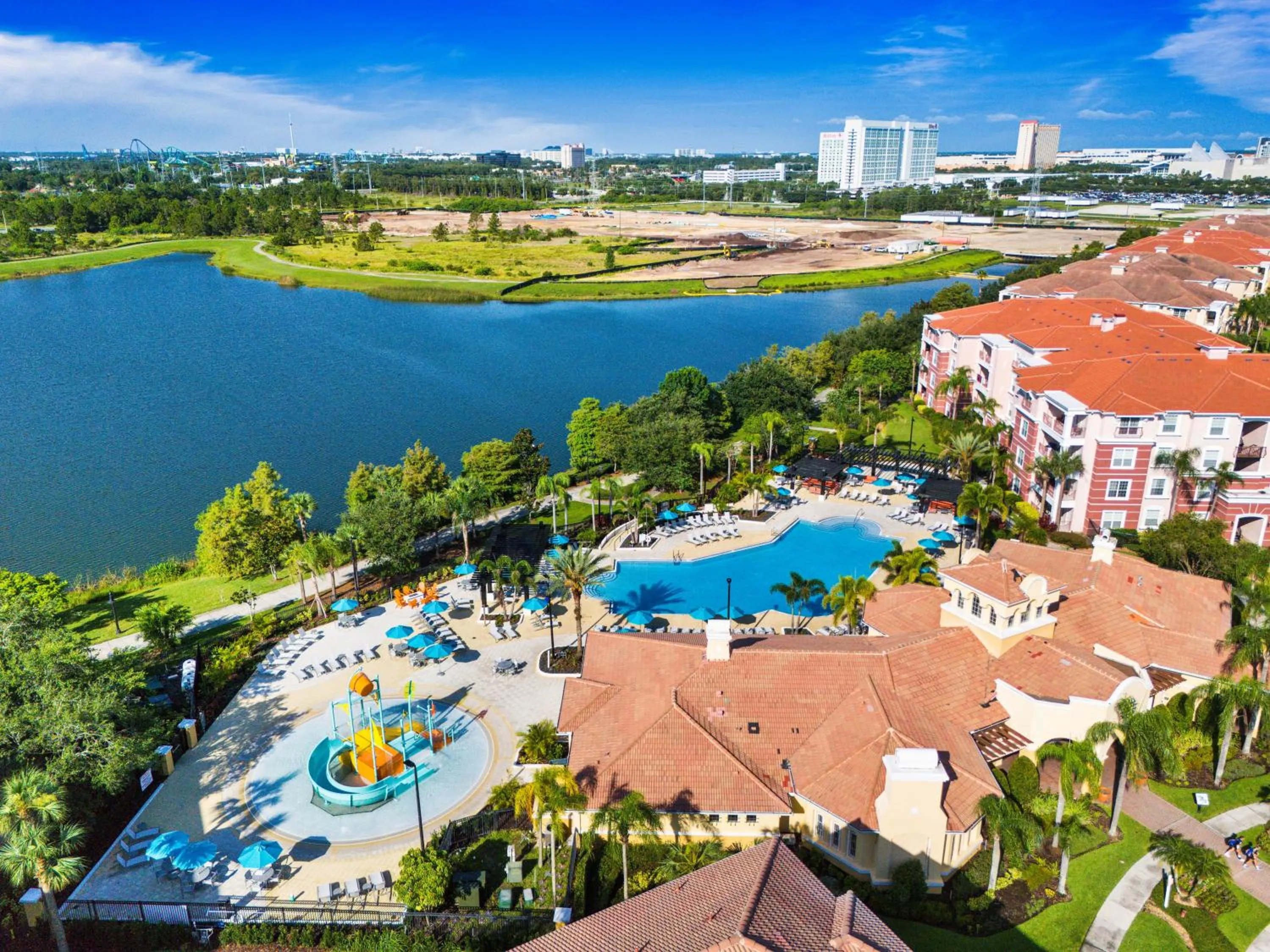 Swimming pool in Orlando Resort Rentals at Universal Boulevard