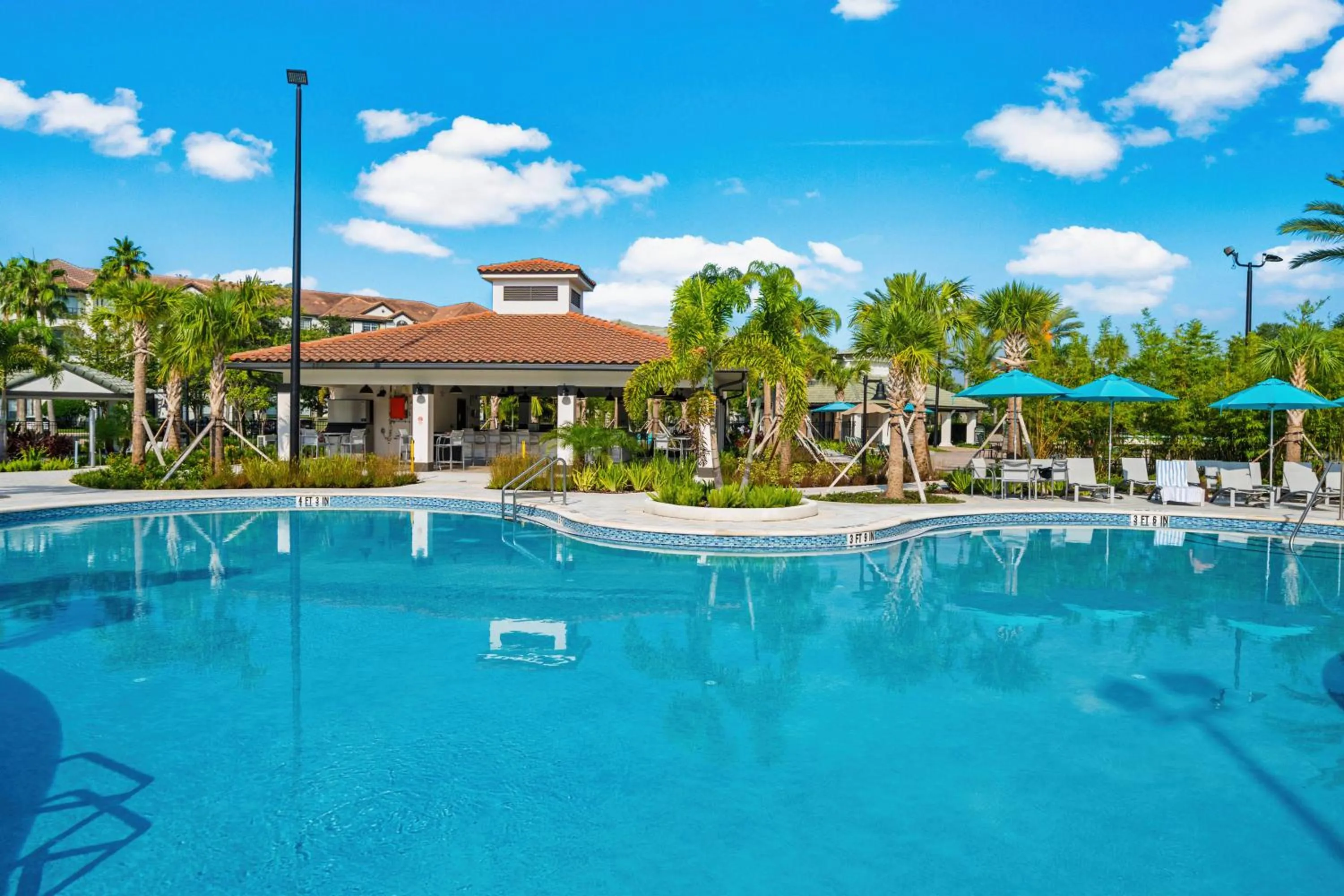 Swimming pool in Orlando Resort Rentals at Universal Boulevard