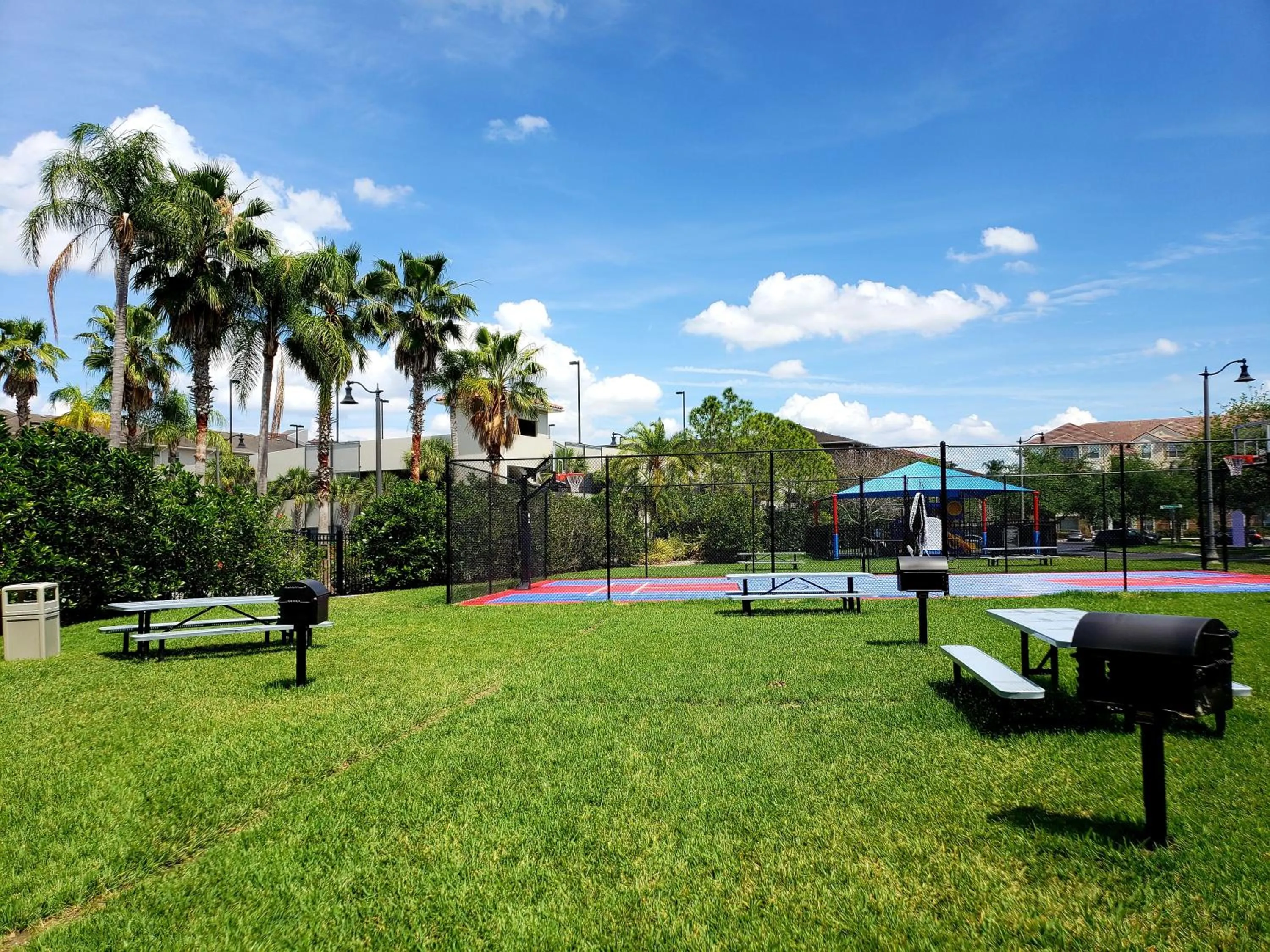 BBQ facilities in Orlando Resort Rentals at Universal Boulevard
