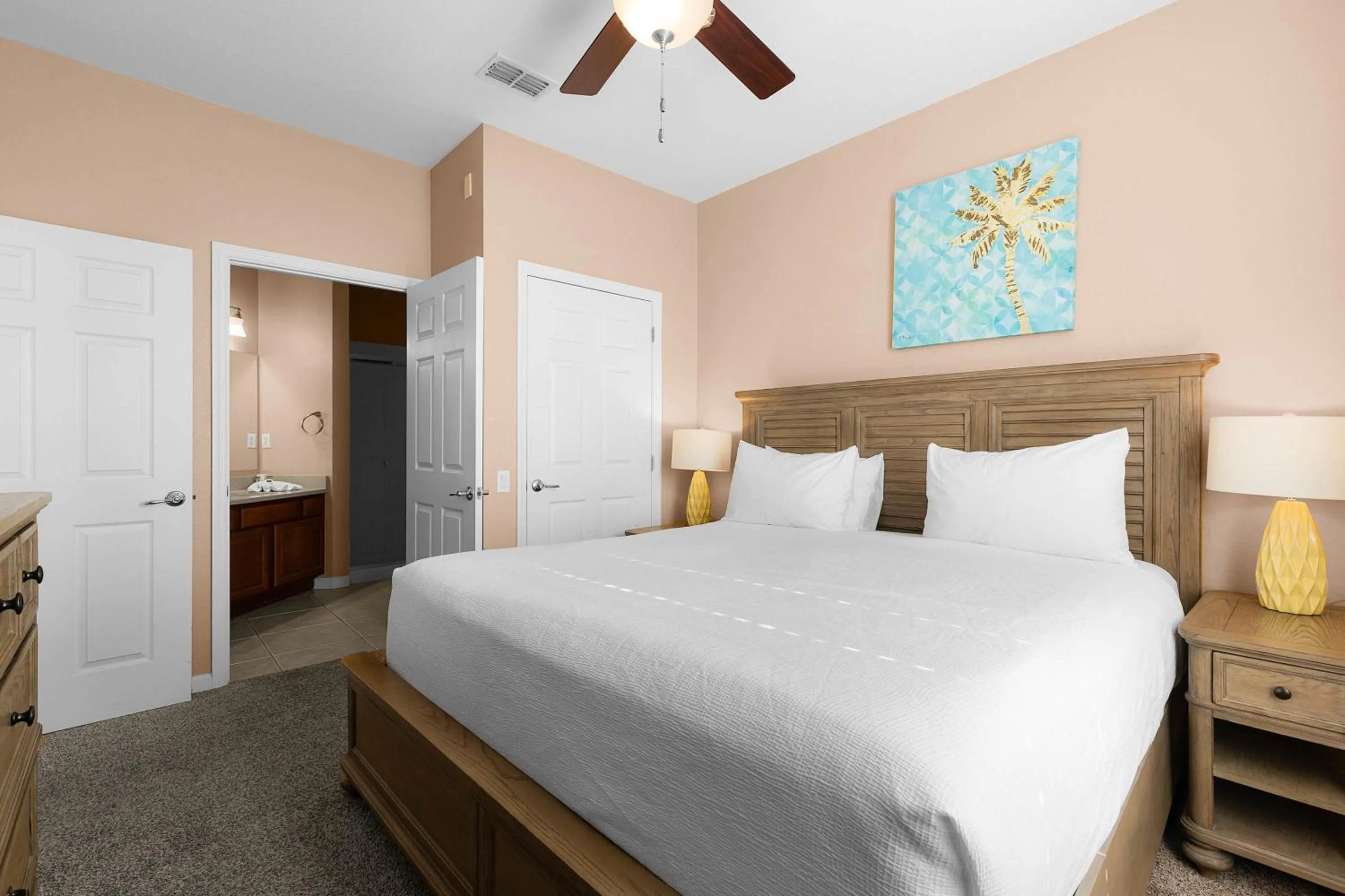 Bed in Orlando Resort Rentals at Universal Boulevard