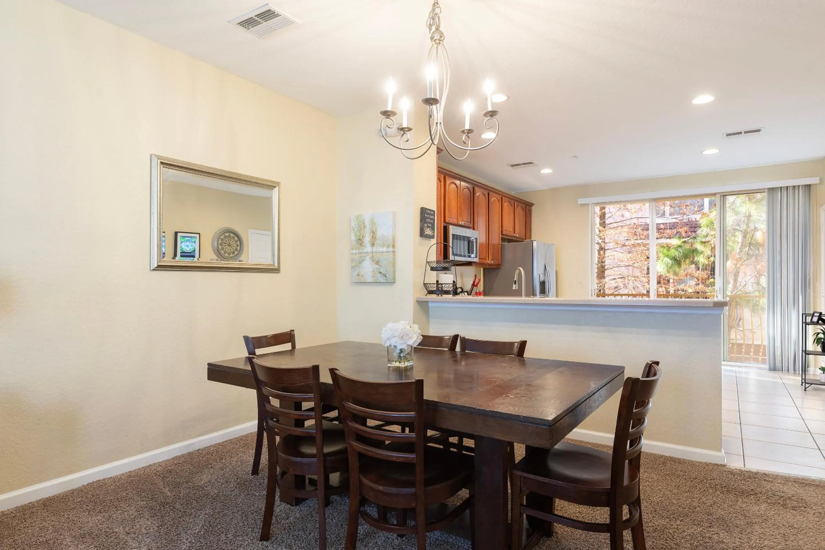 Dining area in Orlando Resort Rentals at Universal Boulevard
