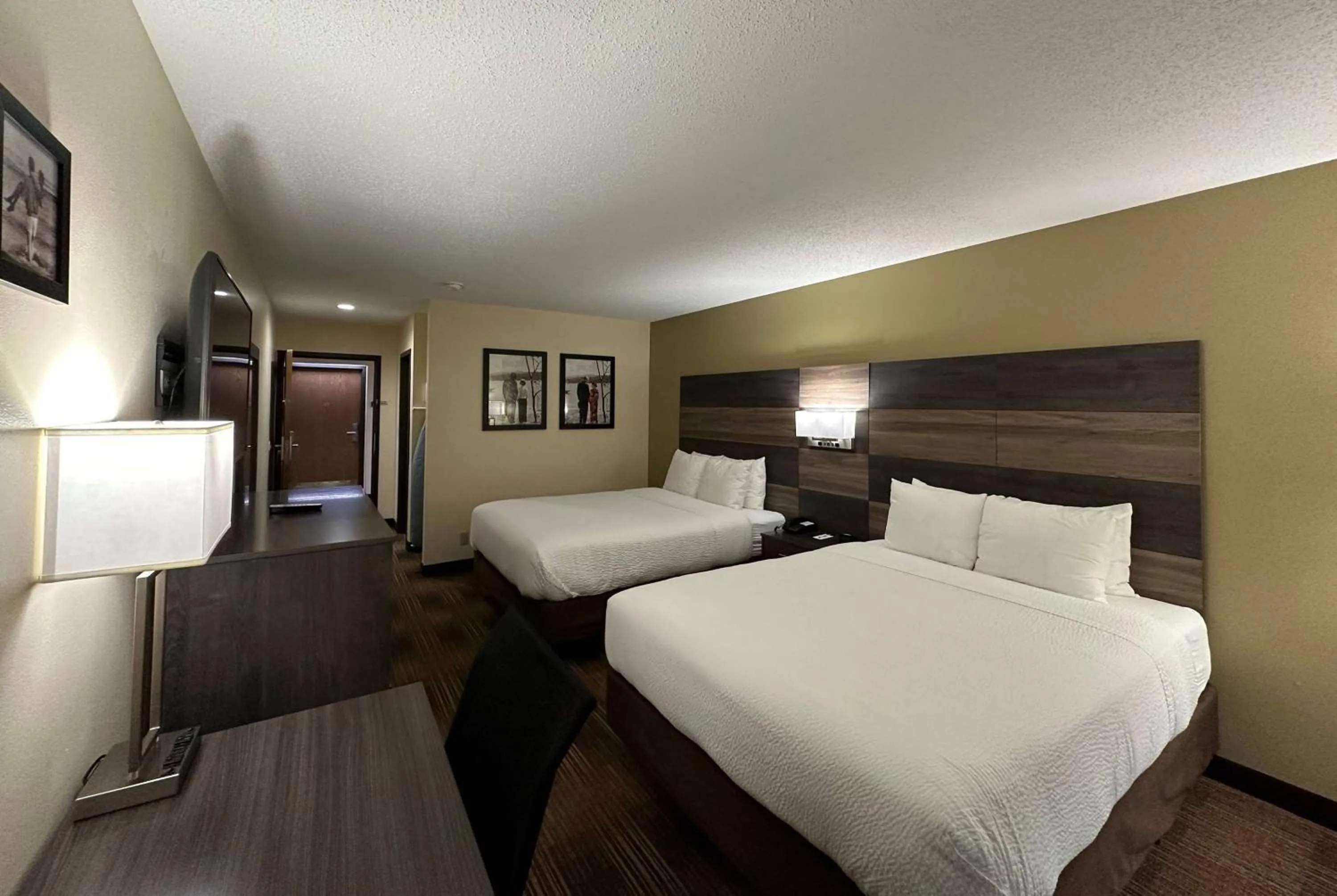 Photo of the whole room, Bed in AmericInn by Wyndham Fort Atkinson