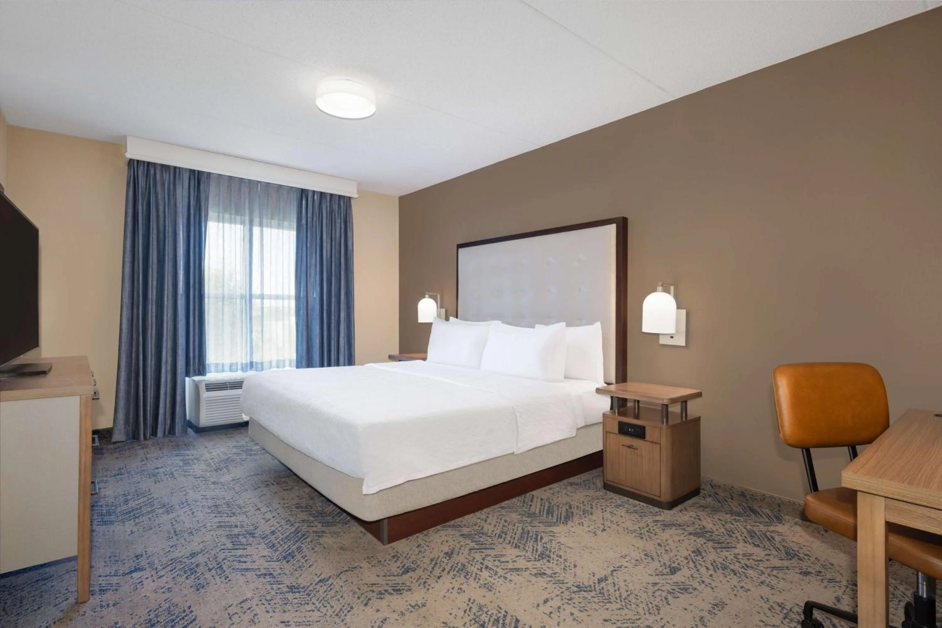 Bed in Homewood Suites Fredericksburg