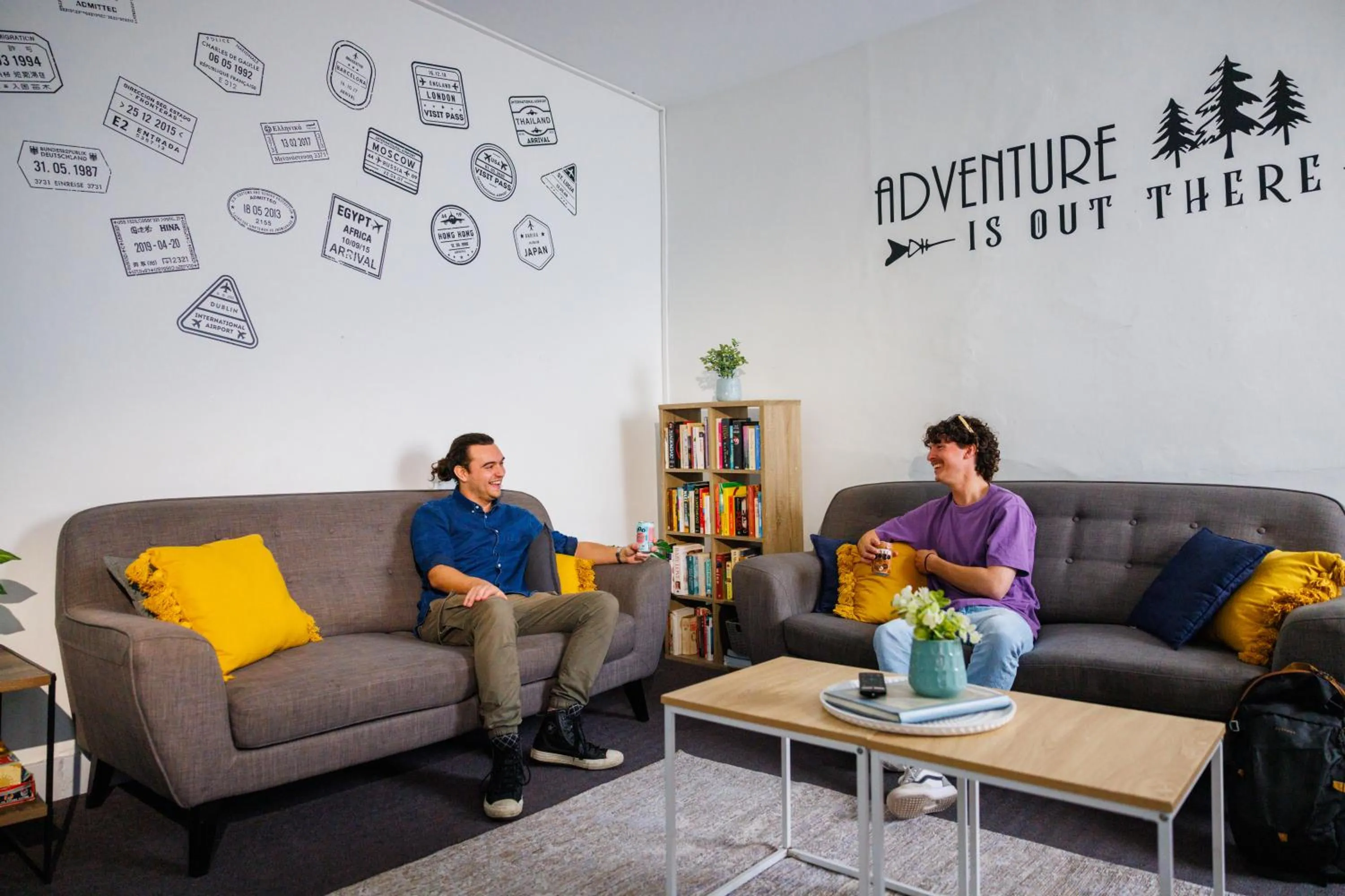 Communal lounge/ TV room in YHA Hobart Central