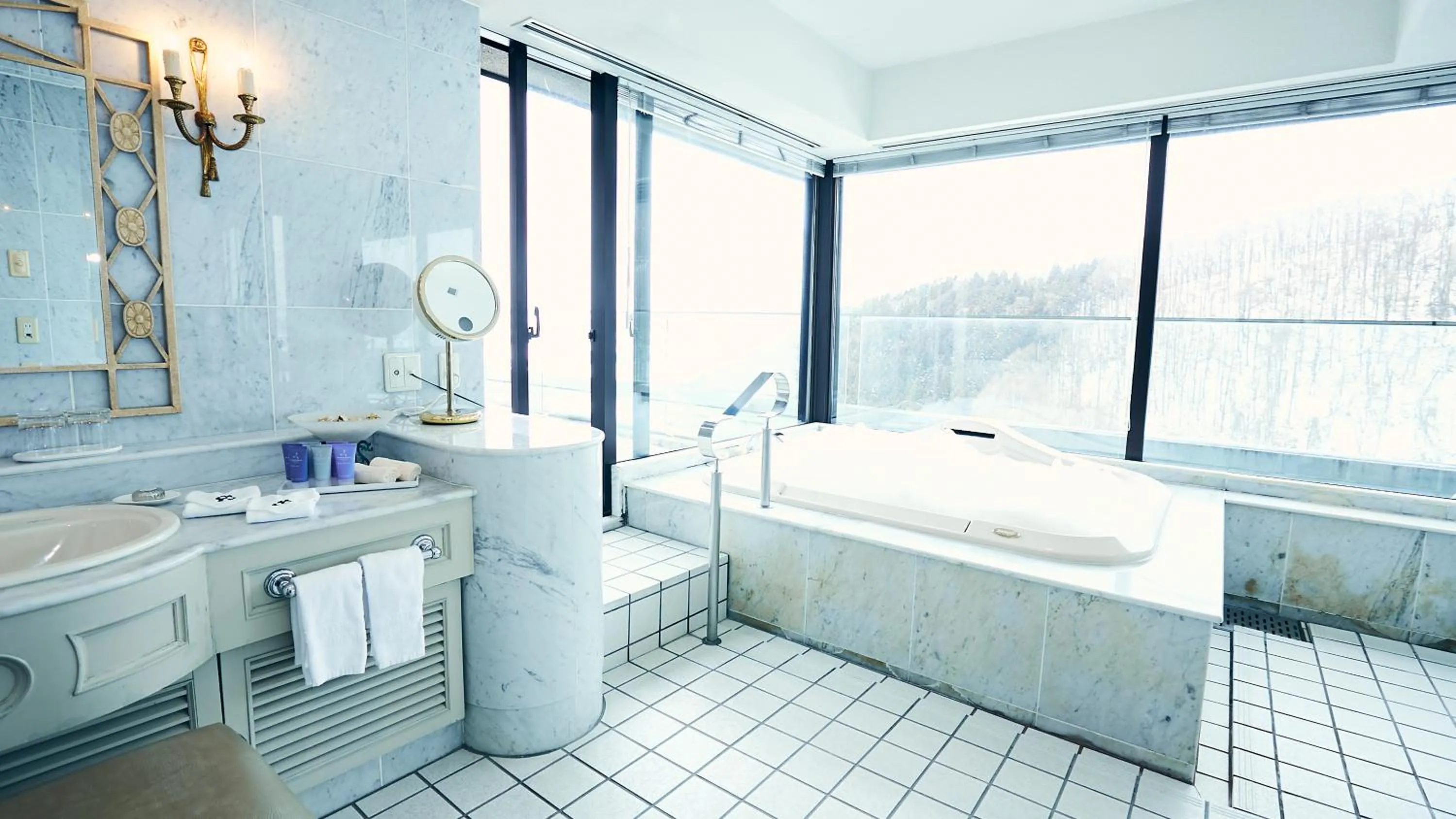 Bathroom, Bed in Hotel Listel Inawashiro Wing Tower