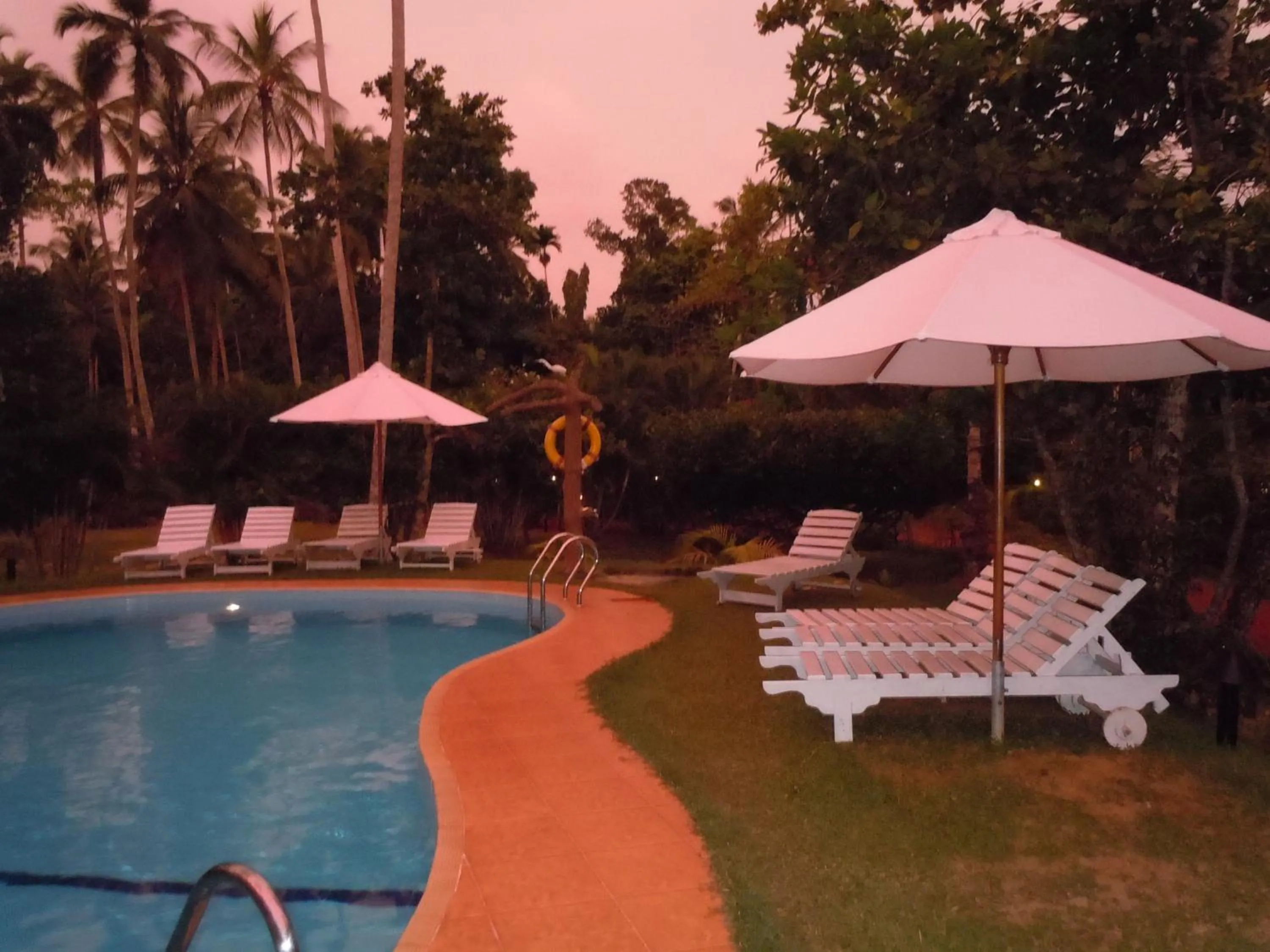 Swimming pool in Dalmanuta Gardens