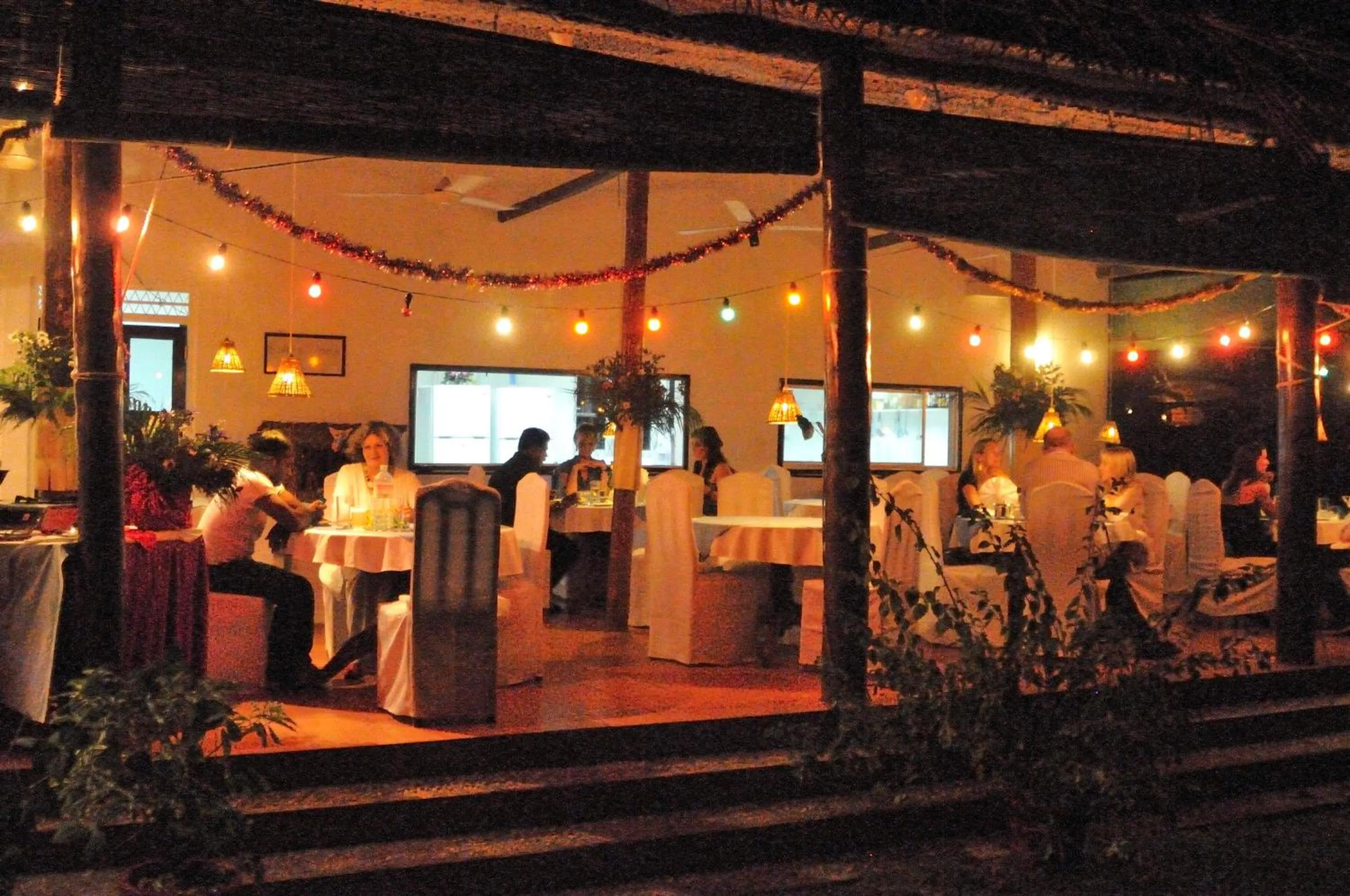 Restaurant/places to eat in Dalmanuta Gardens