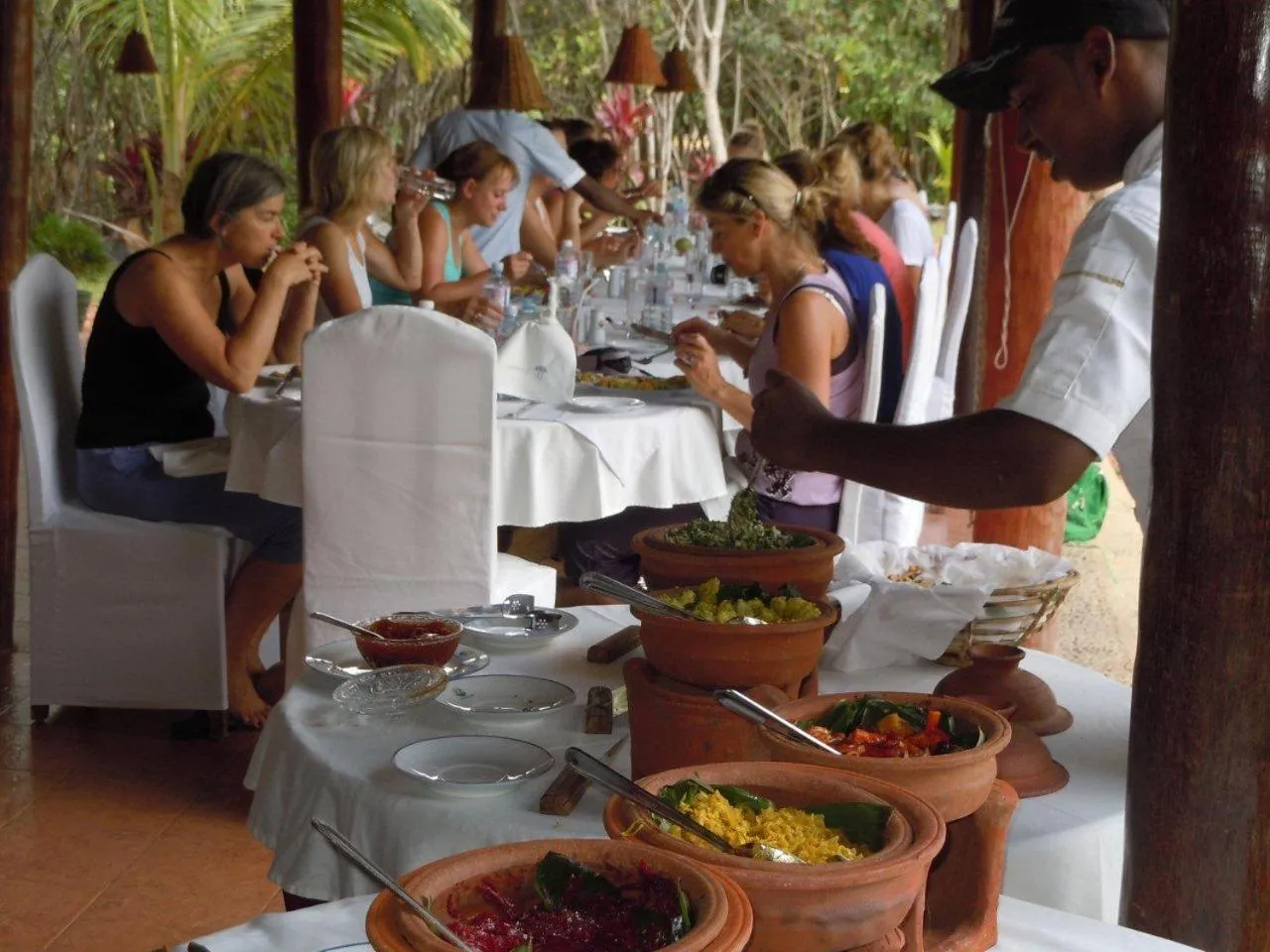 Restaurant/places to eat in Dalmanuta Gardens