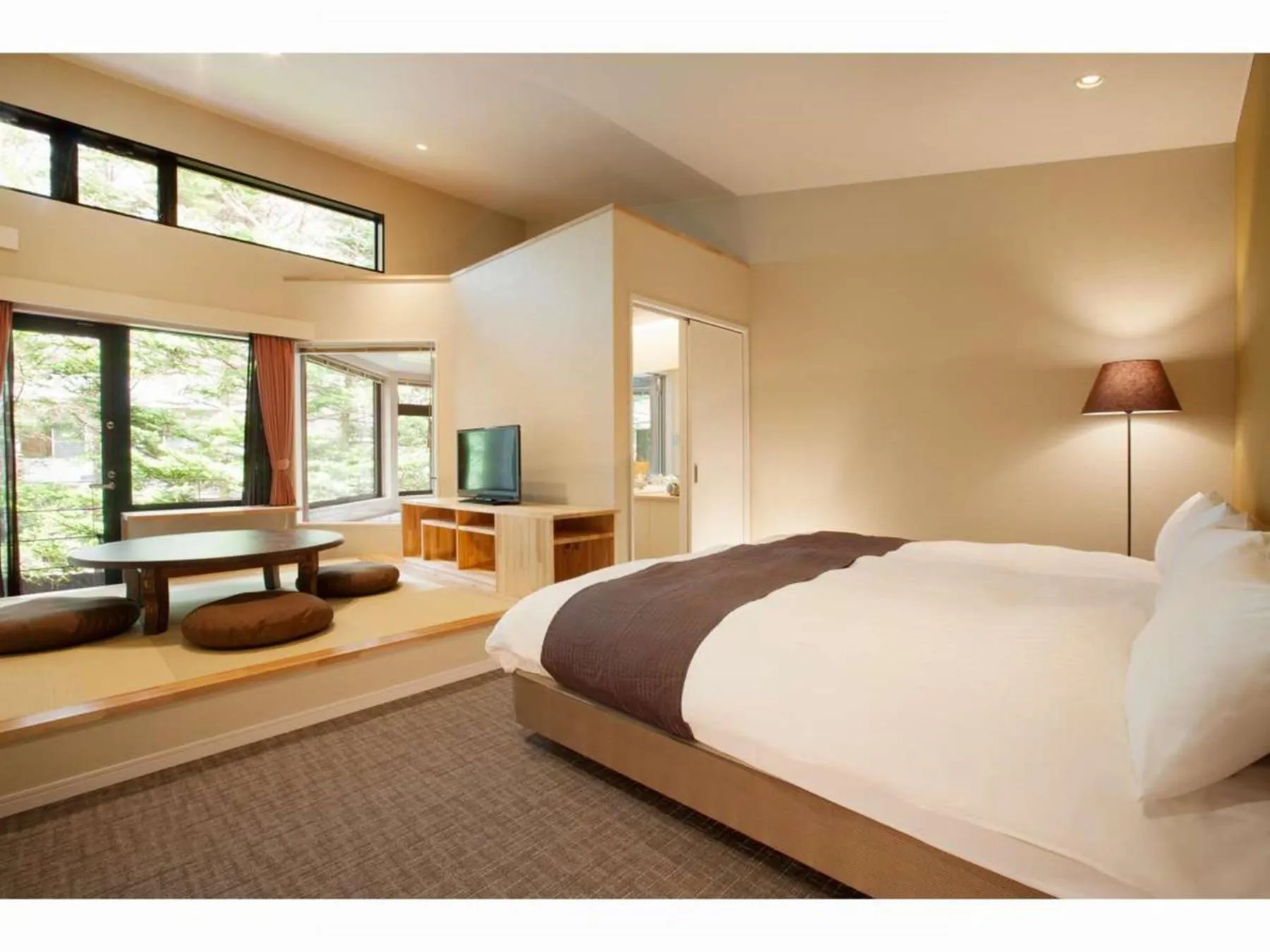 Photo of the whole room, Bed in Karuizawa Hotel Longing House