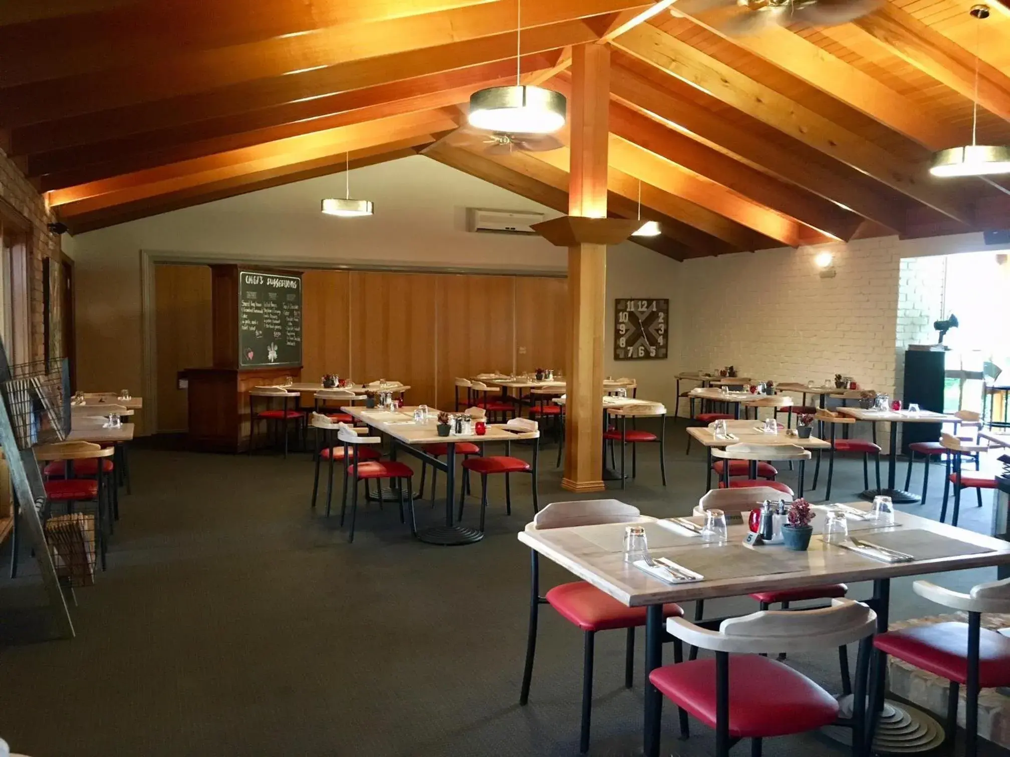 Restaurant/places to eat in Quality Inn Carriage House Restaurant/places to eat in Quality Inn Carriage House