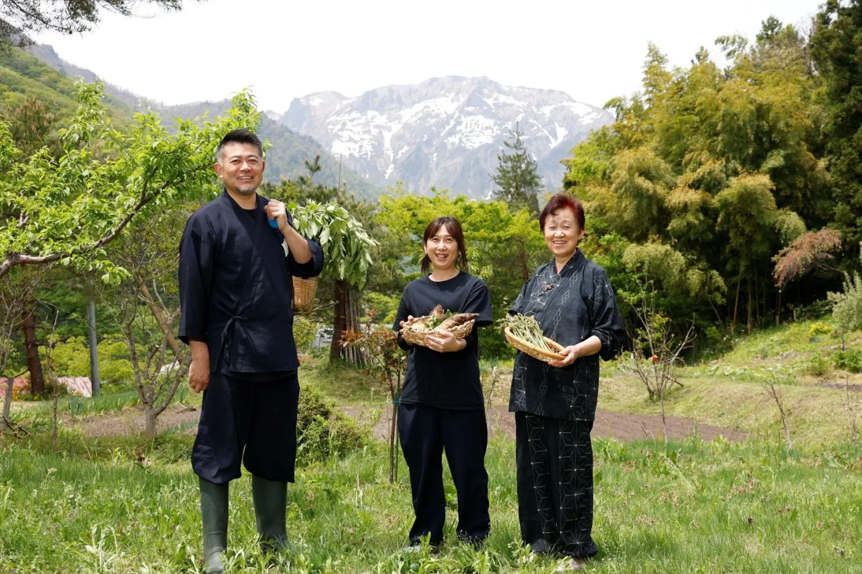 Staff in Super Hydrogen Rich Spa Yado Kanzan