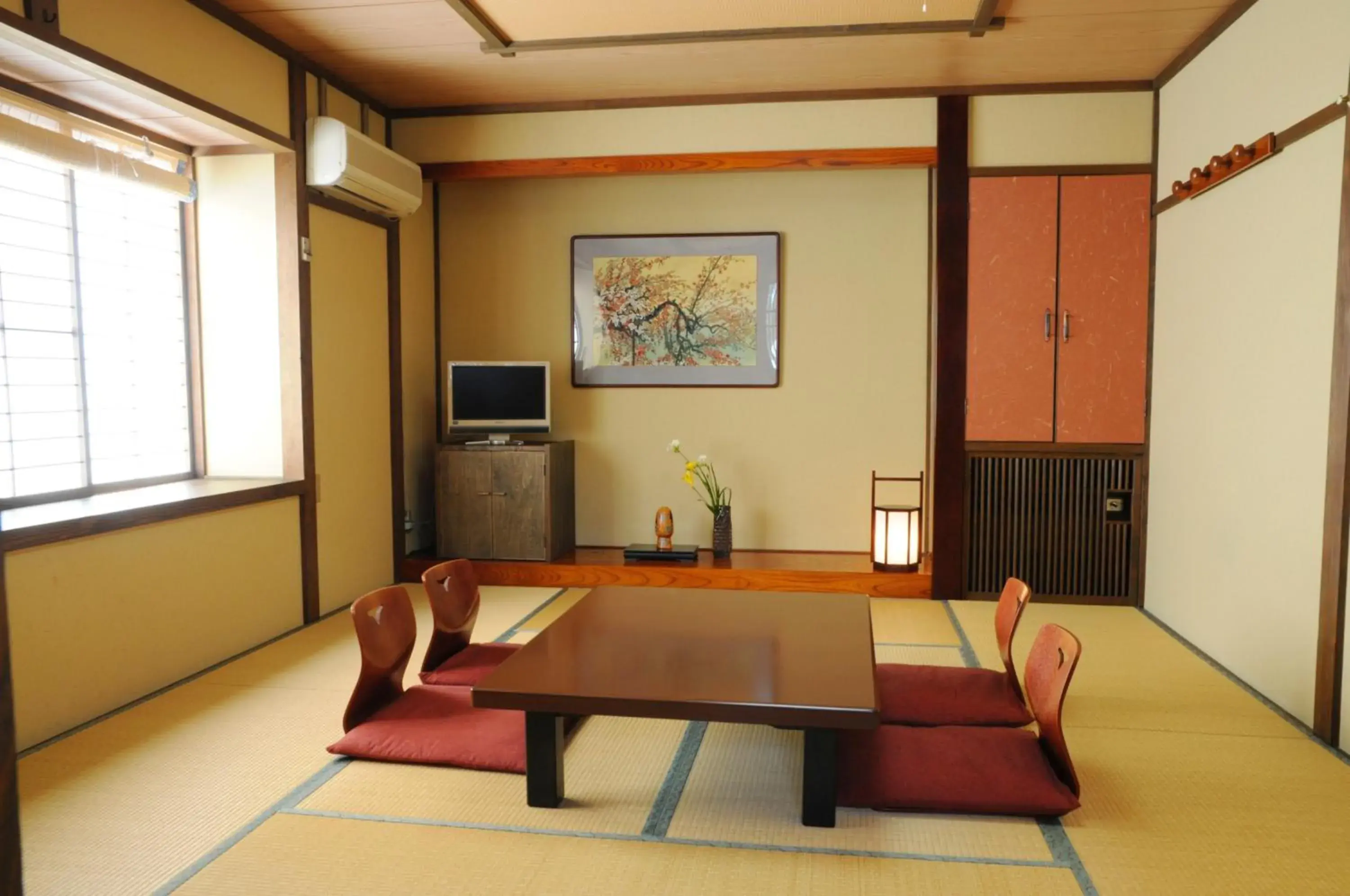 Japanese-Style Superior Room with Shared Bathroom and Private Toilet in Super Hydrogen Rich Spa Yado Kanzan Japanese-Style Superior Room with Shared Bathroom and Private Toilet in Super Hydrogen Rich Spa Yado Kanzan