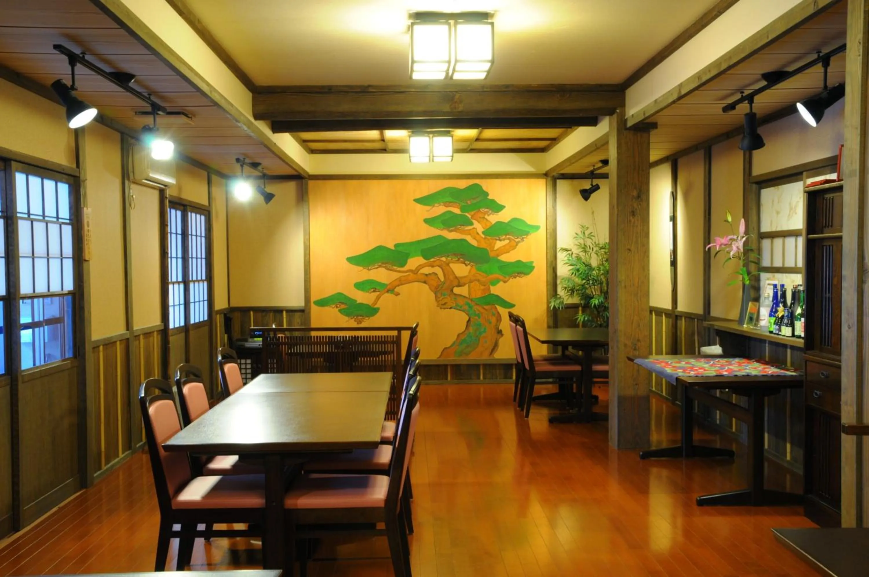 Restaurant/places to eat in Super Hydrogen Rich Spa Yado Kanzan