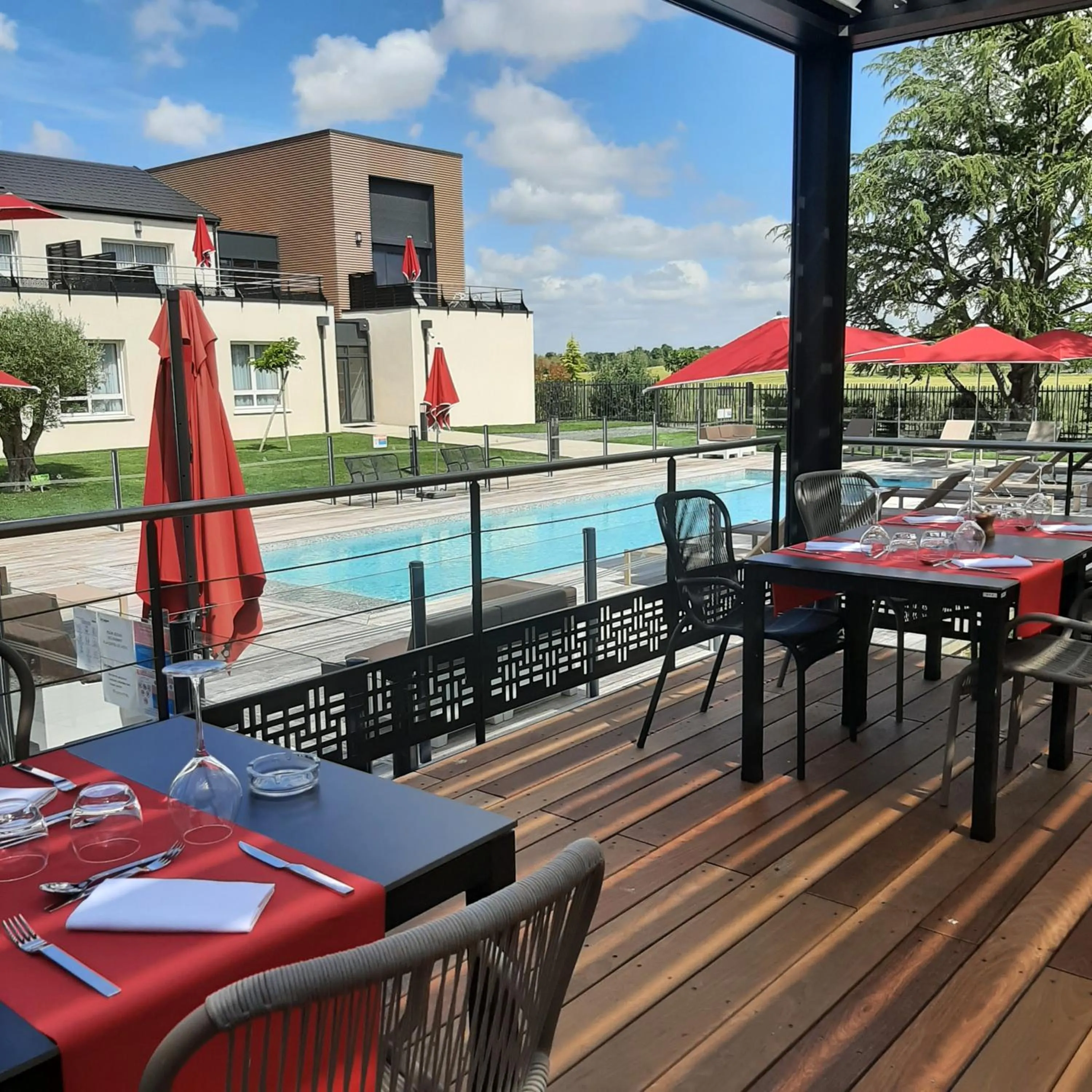 Logis Hotel Relais Saint Jacques - Châteauroux