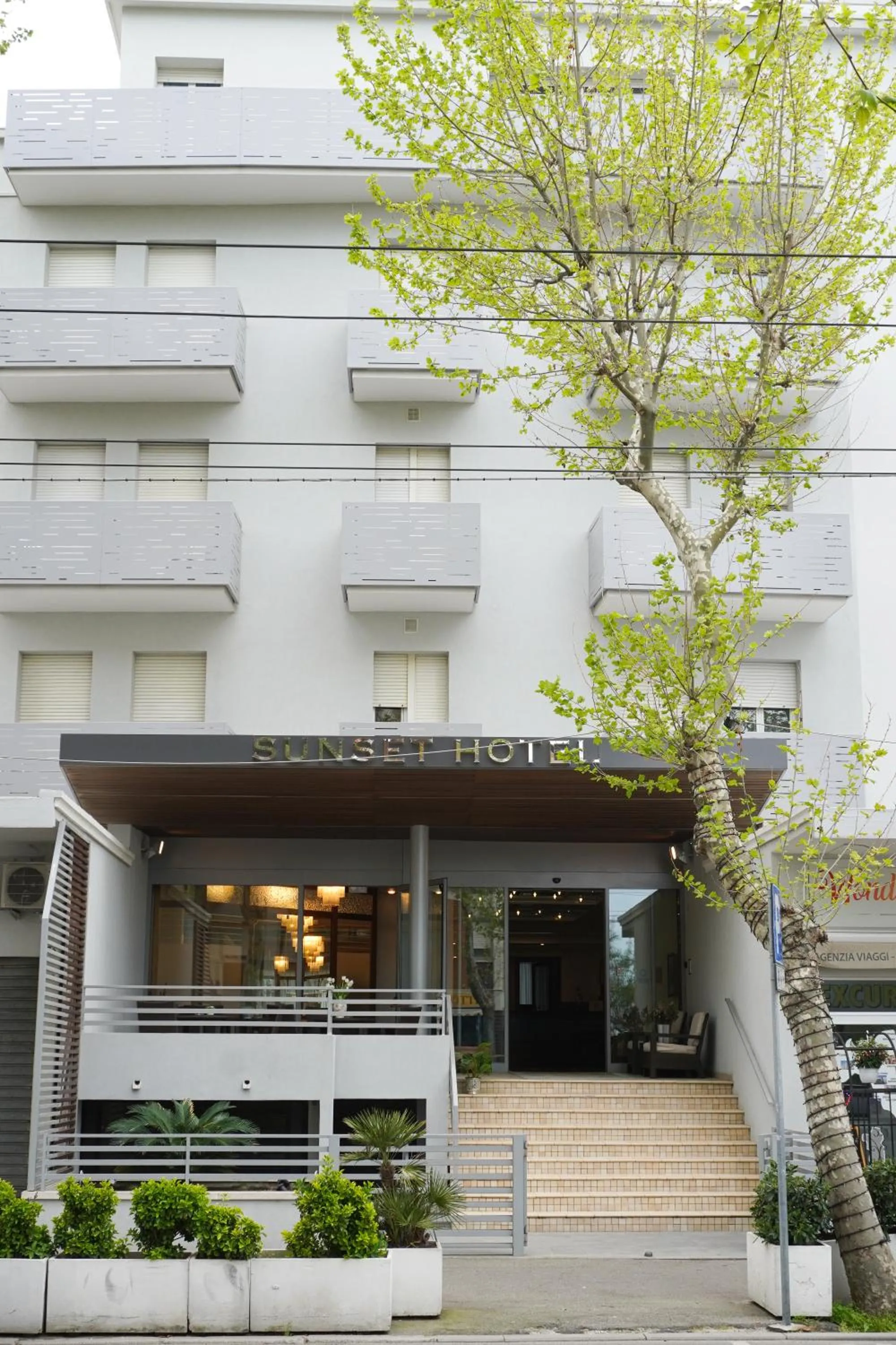 Property building in Hotel Sunset