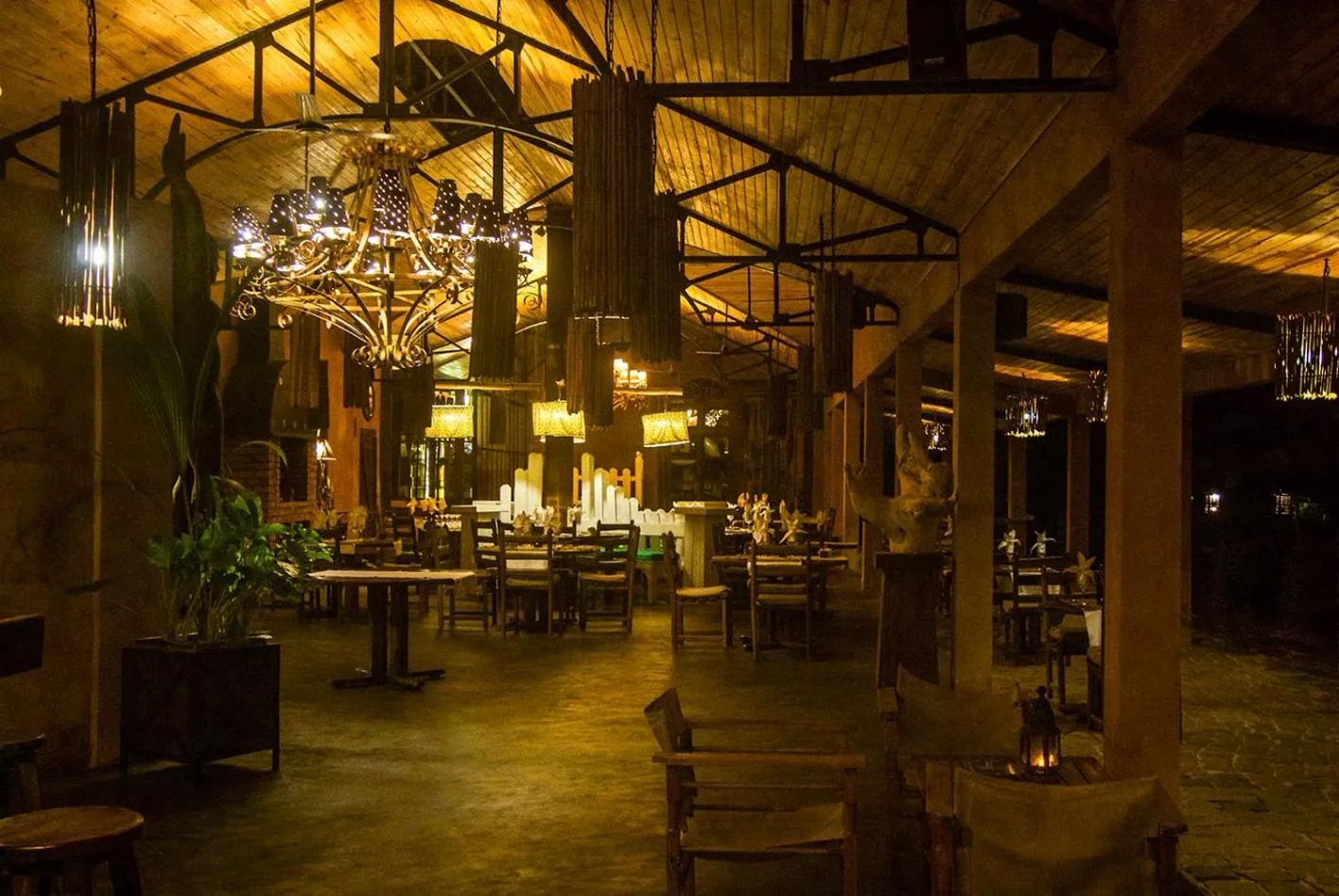 Restaurant/places to eat in Princesse Bora Lodge & Spa