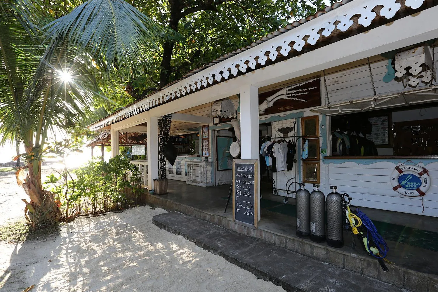 Snorkeling in Princesse Bora Lodge & Spa