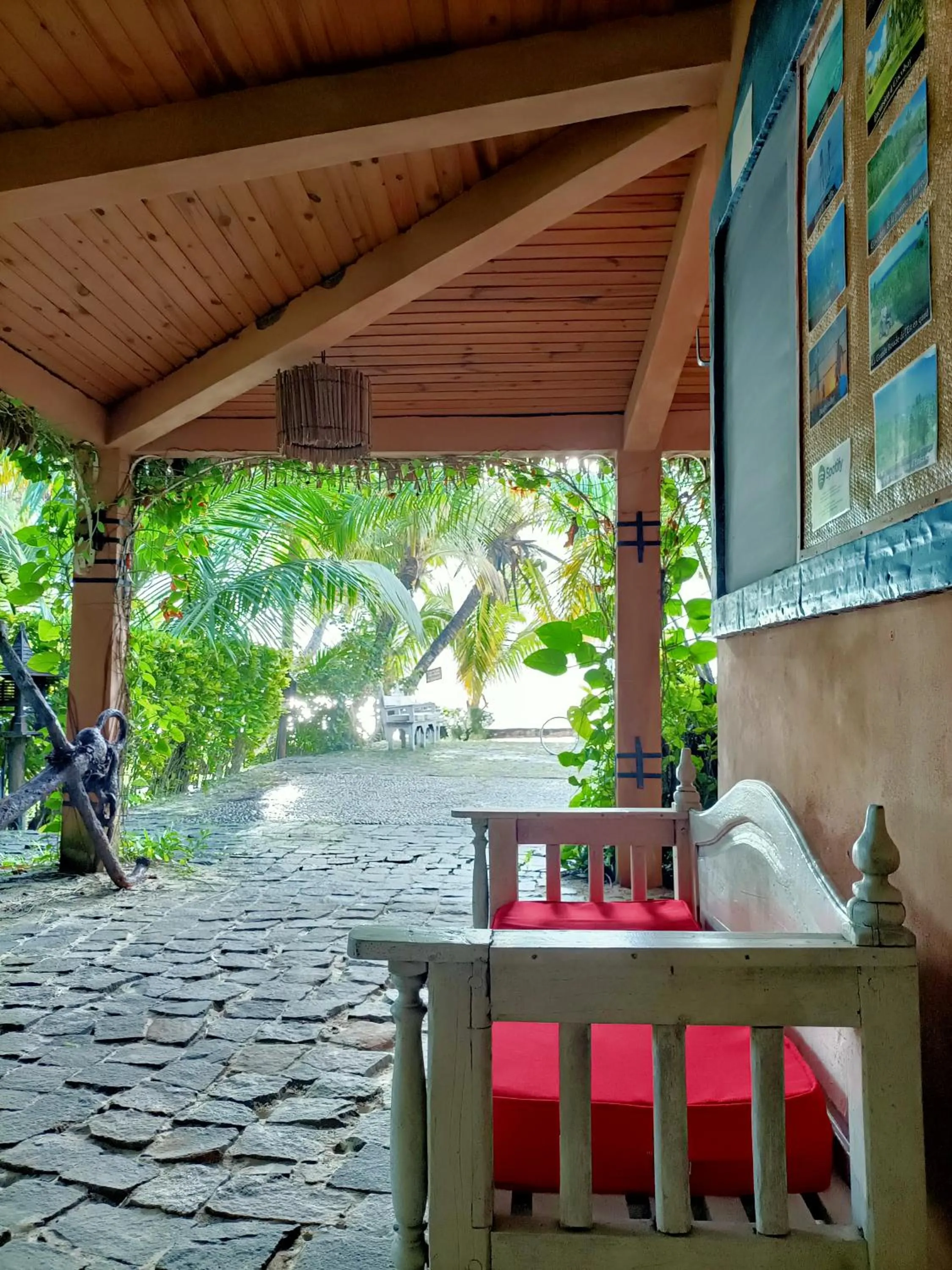 Restaurant/places to eat in Princesse Bora Lodge & Spa