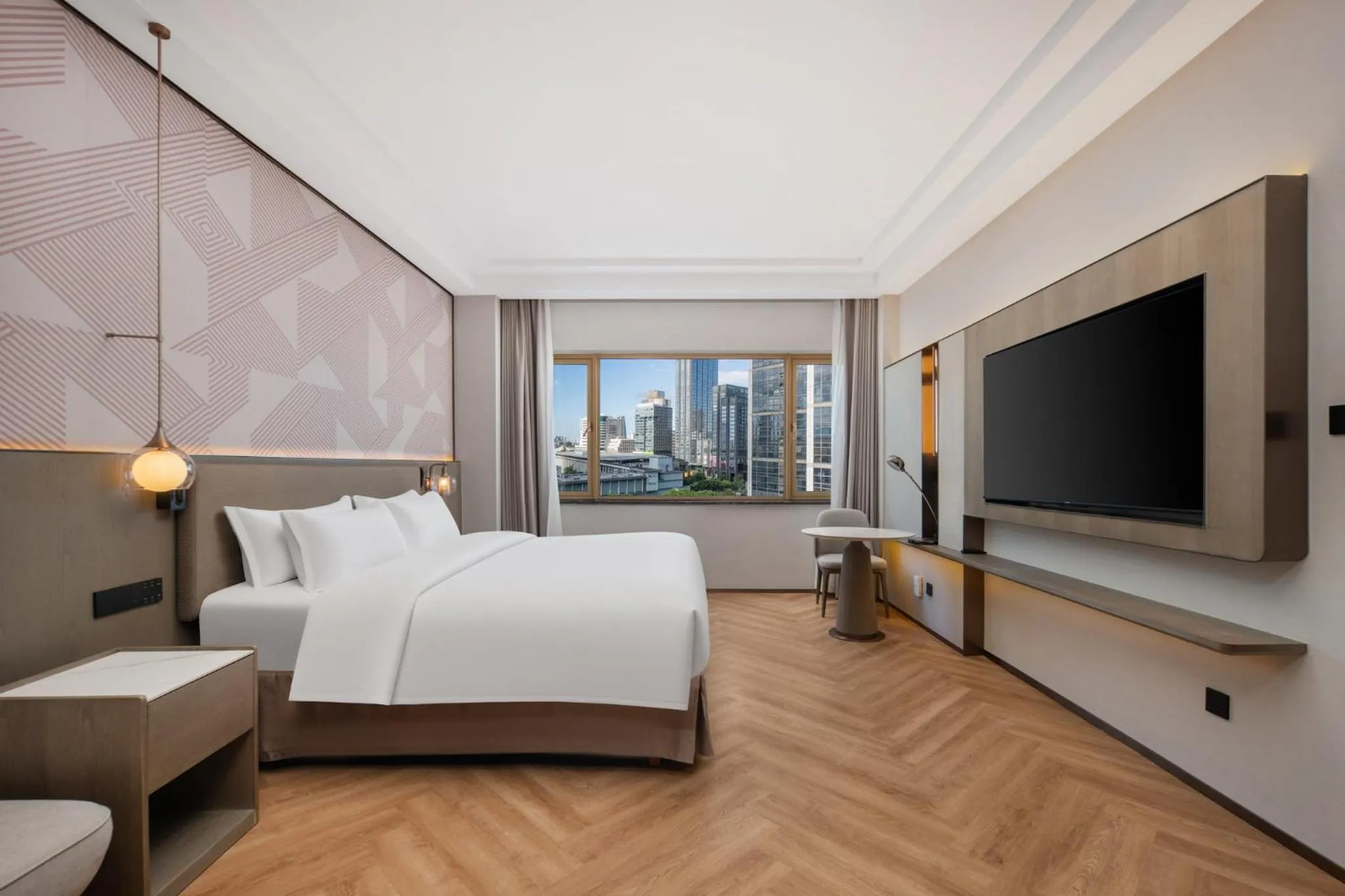 Photo of the whole room, Bed in Crowne Plaza City Center Ningbo by IHG - Near Ningbo Railway Station