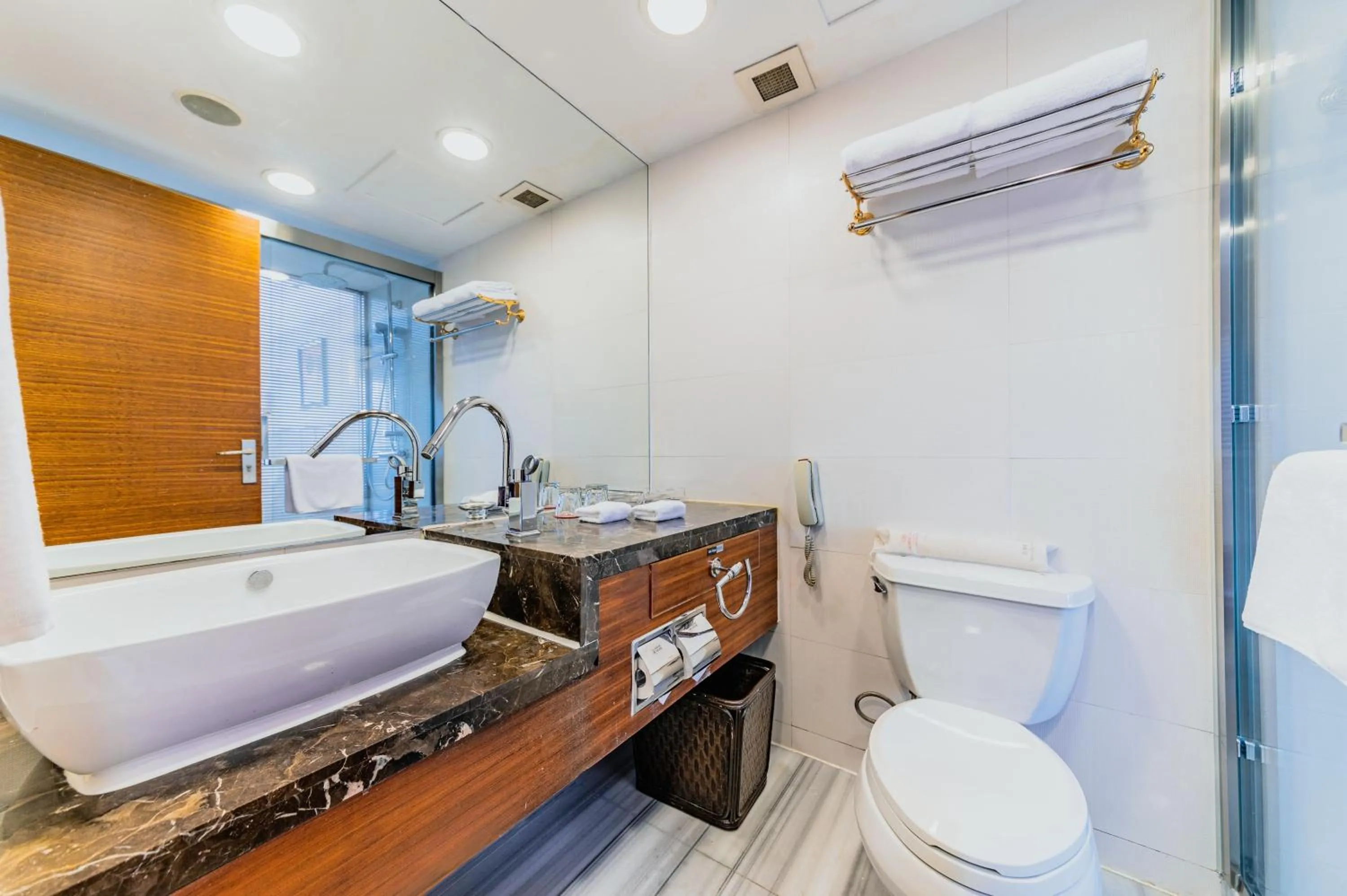 Bathroom in Crowne Plaza City Center Ningbo by IHG - Near Ningbo Railway Station