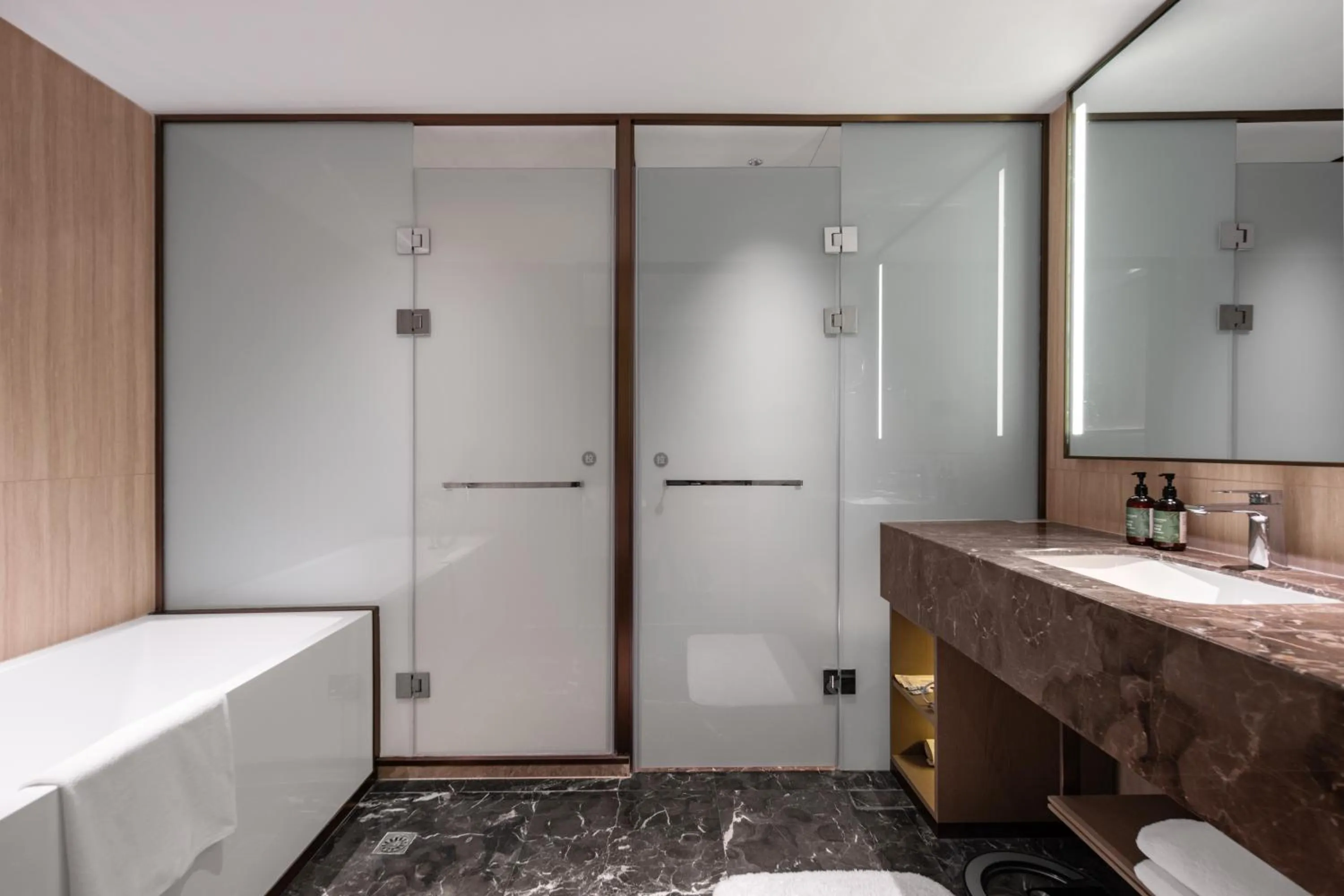 Toilet in Crowne Plaza City Center Ningbo by IHG - Near Ningbo Railway Station