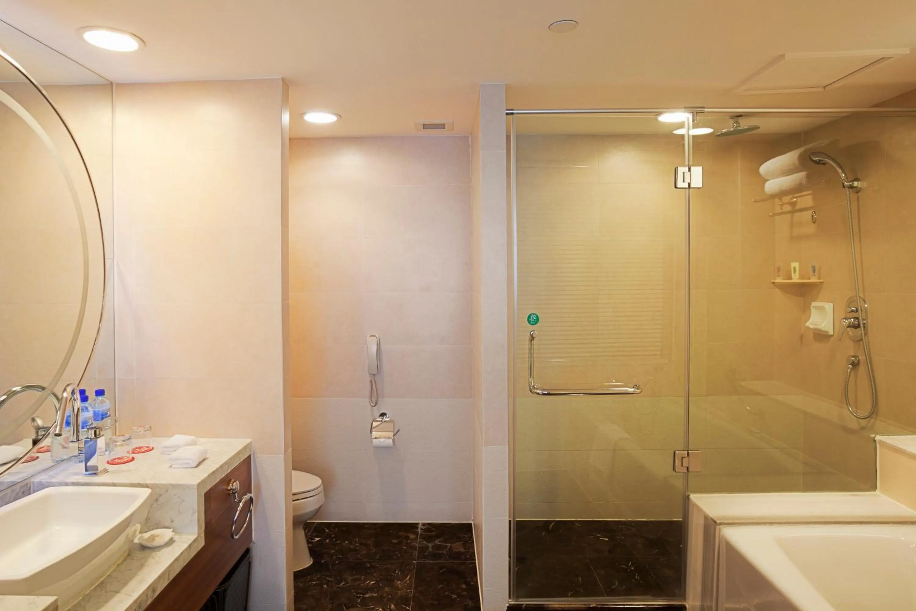 Bathroom in Crowne Plaza City Center Ningbo by IHG - Near Ningbo Railway Station