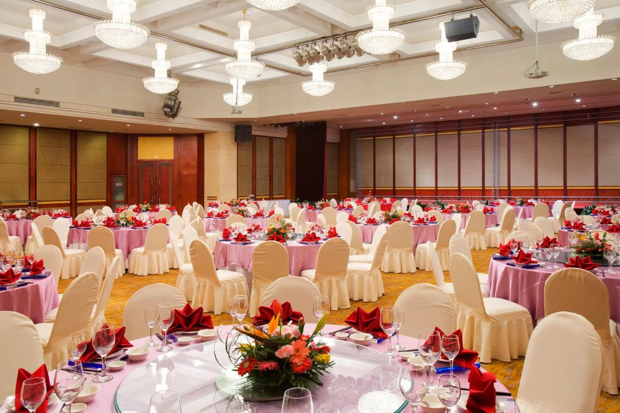 Banquet/Function facilities in Crowne Plaza City Center Ningbo by IHG - Near Ningbo Railway Station