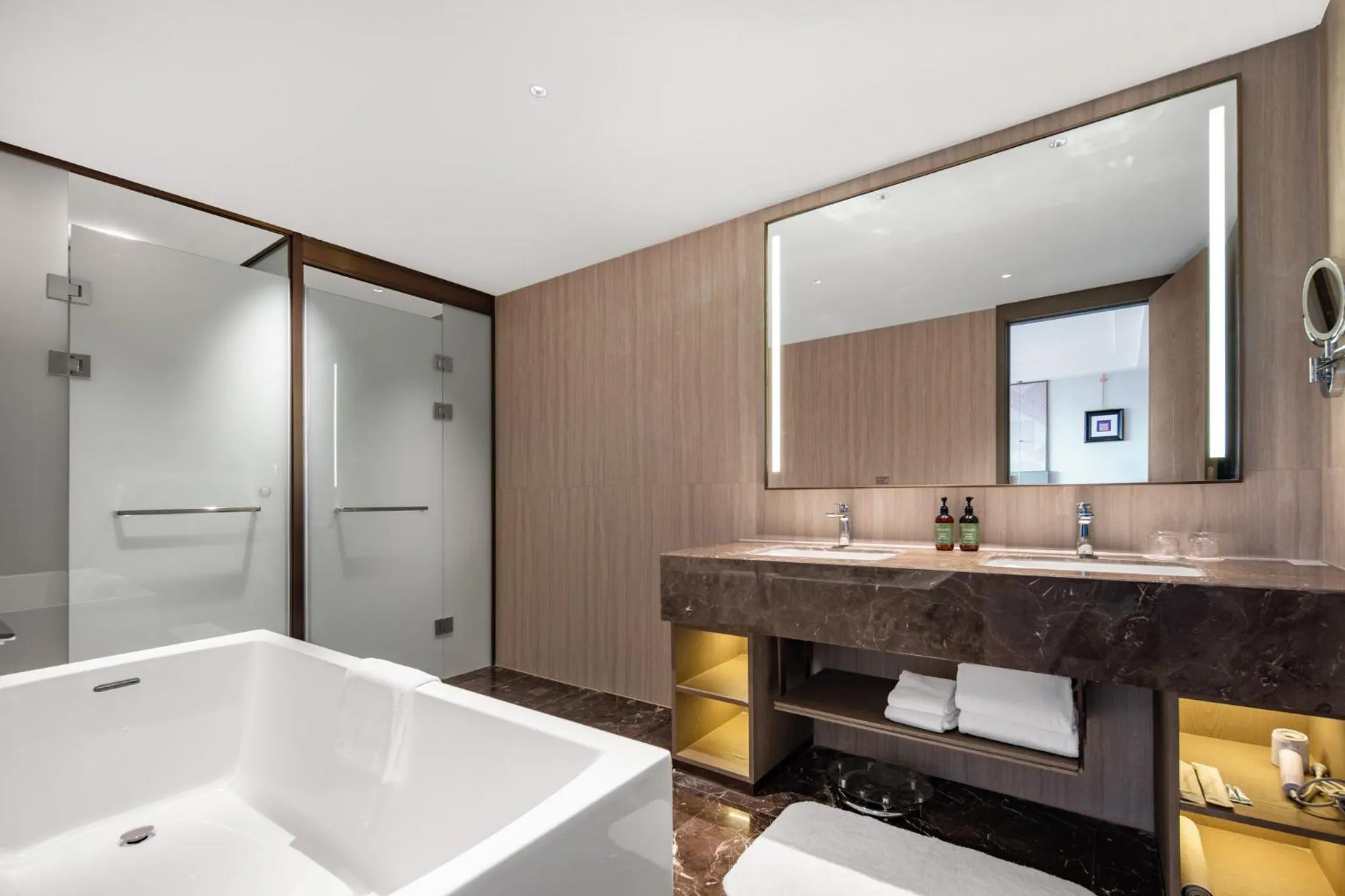 Photo of the whole room in Crowne Plaza City Center Ningbo by IHG - Near Ningbo Railway Station