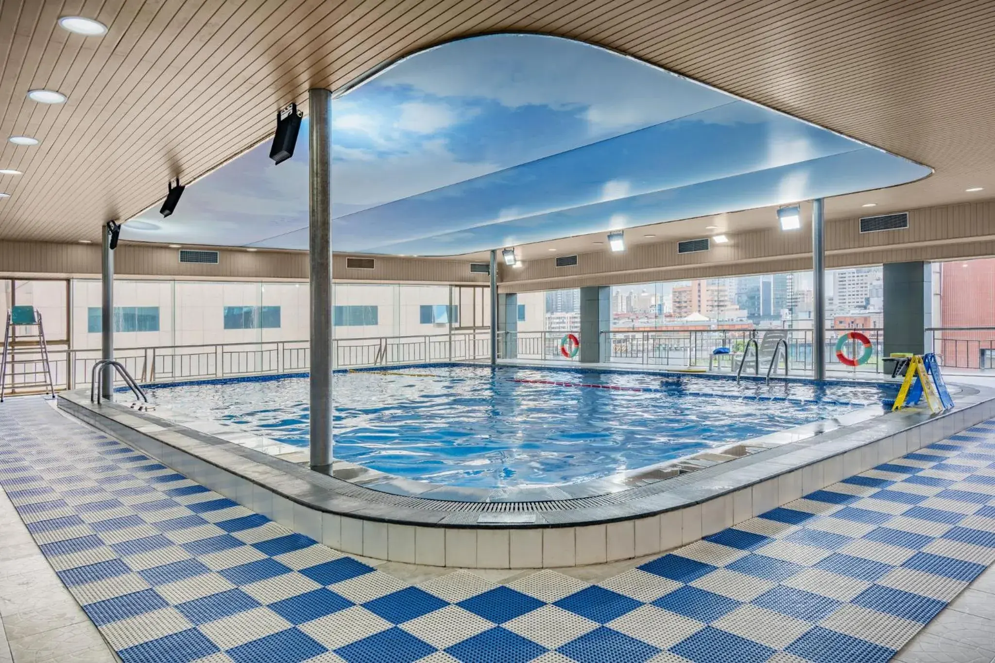 Swimming pool in Crowne Plaza City Center Ningbo by IHG - Near Ningbo Railway Station Swimming pool in Crowne Plaza City Center Ningbo by IHG - Near Ningbo Railway Station