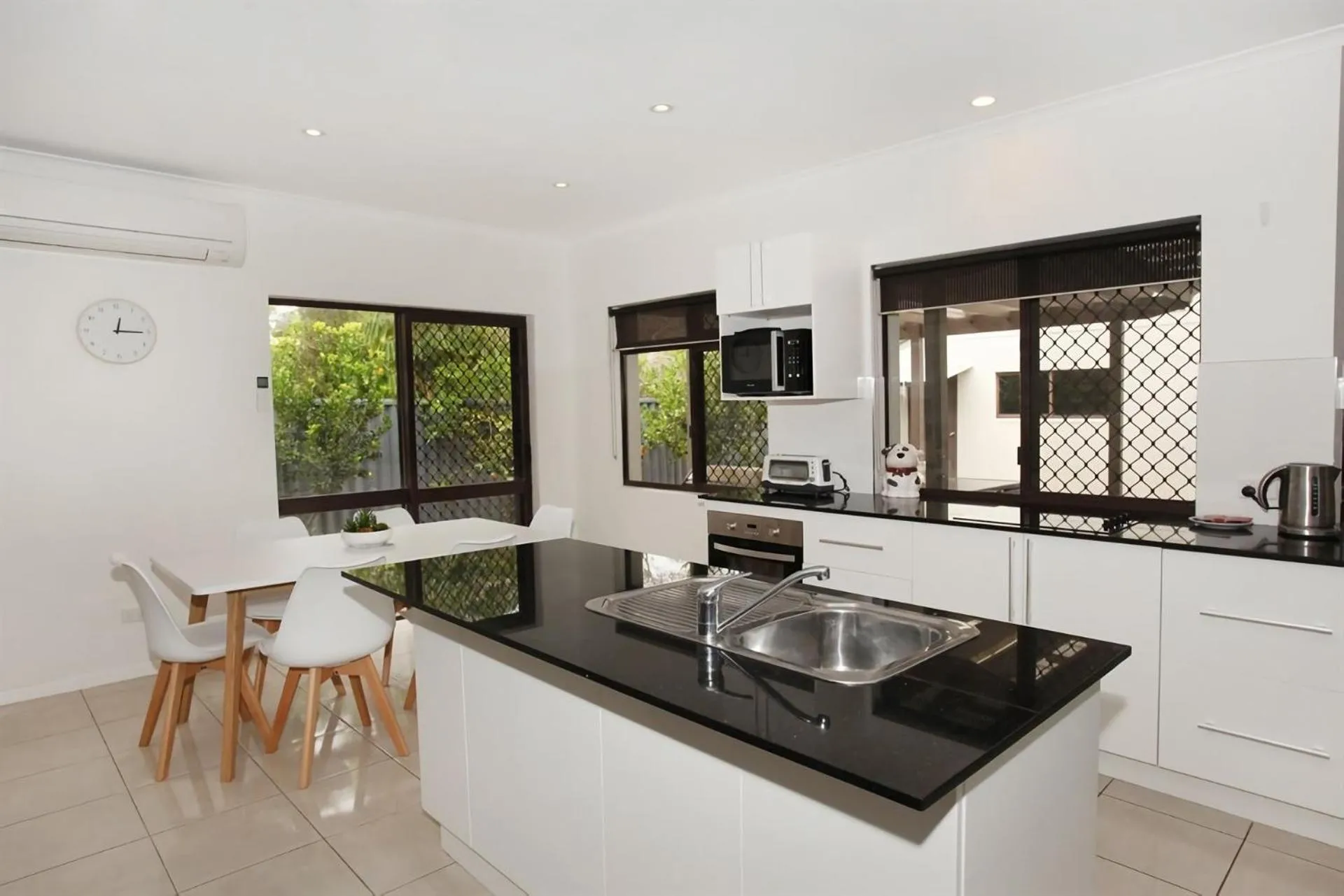 6 Petrie Avenue