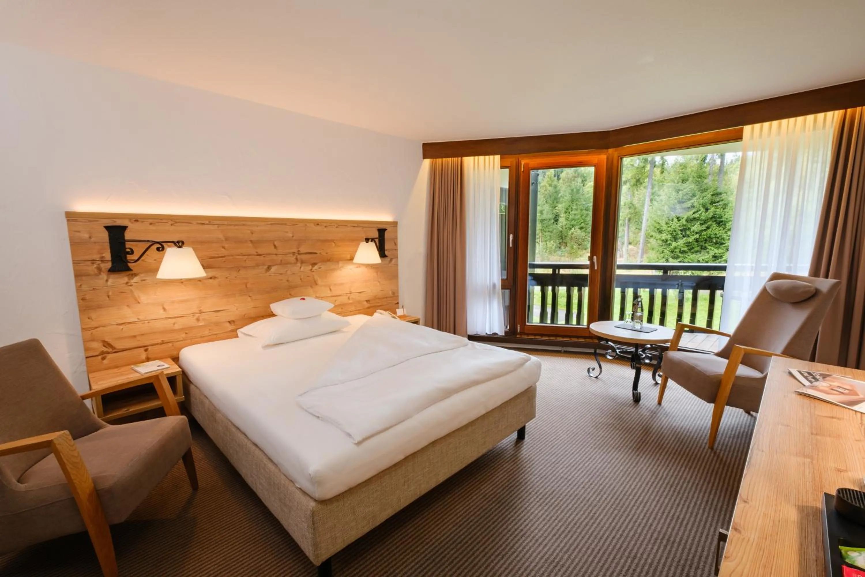 room service, Bed in Hotel Vier Jahreszeiten am Schluchsee
