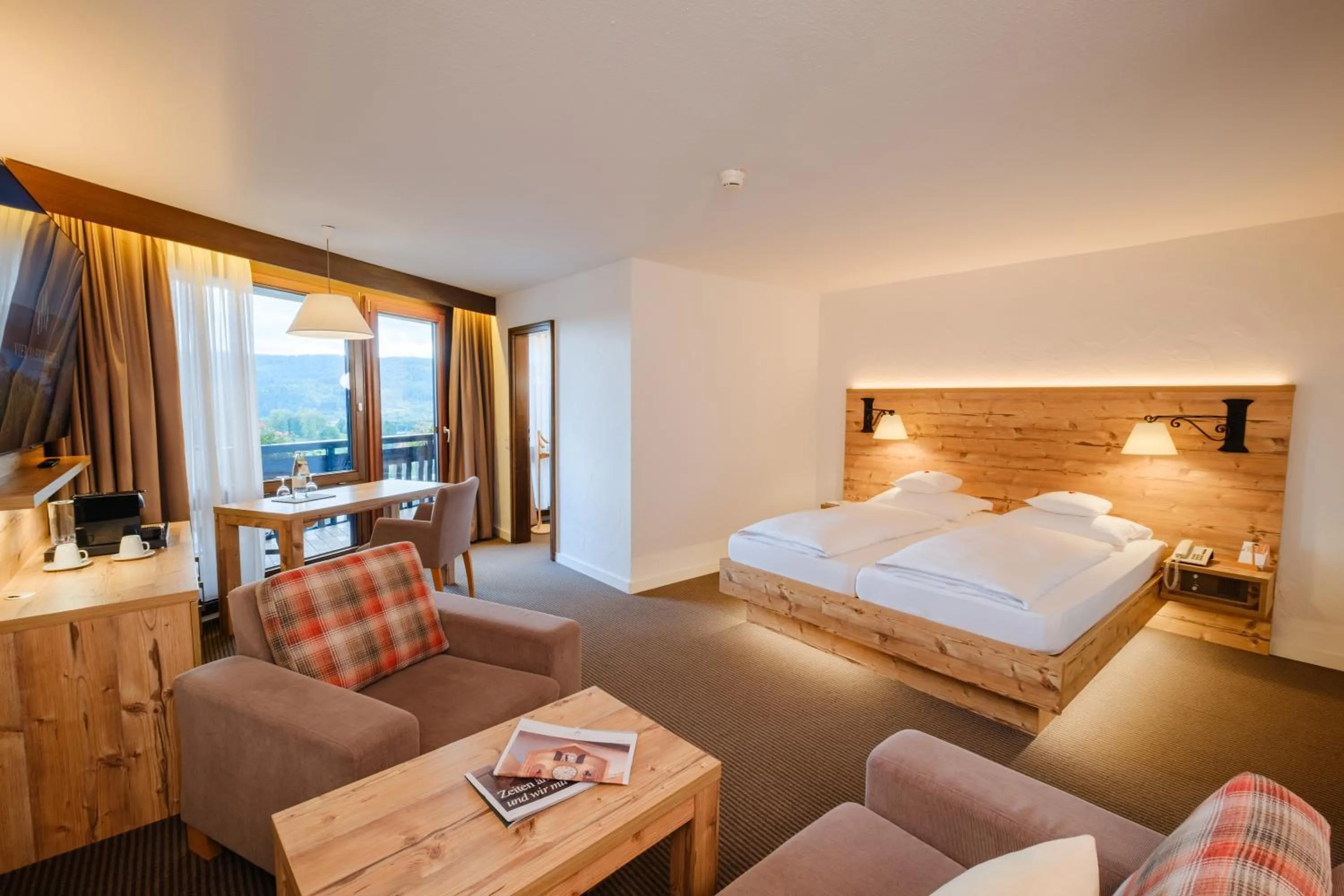 Photo of the whole room, Bed in Hotel Vier Jahreszeiten am Schluchsee