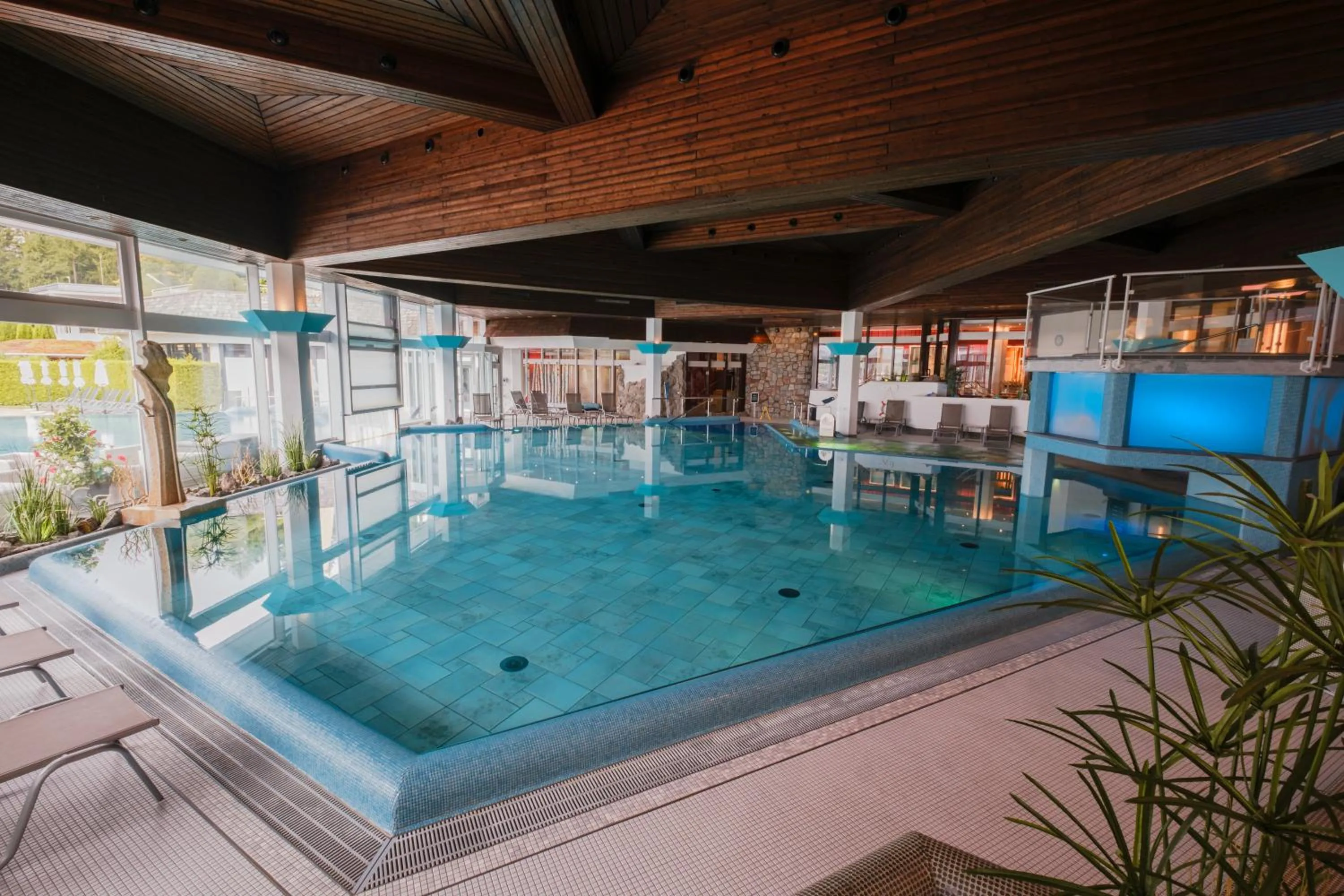 Swimming pool in Hotel Vier Jahreszeiten am Schluchsee