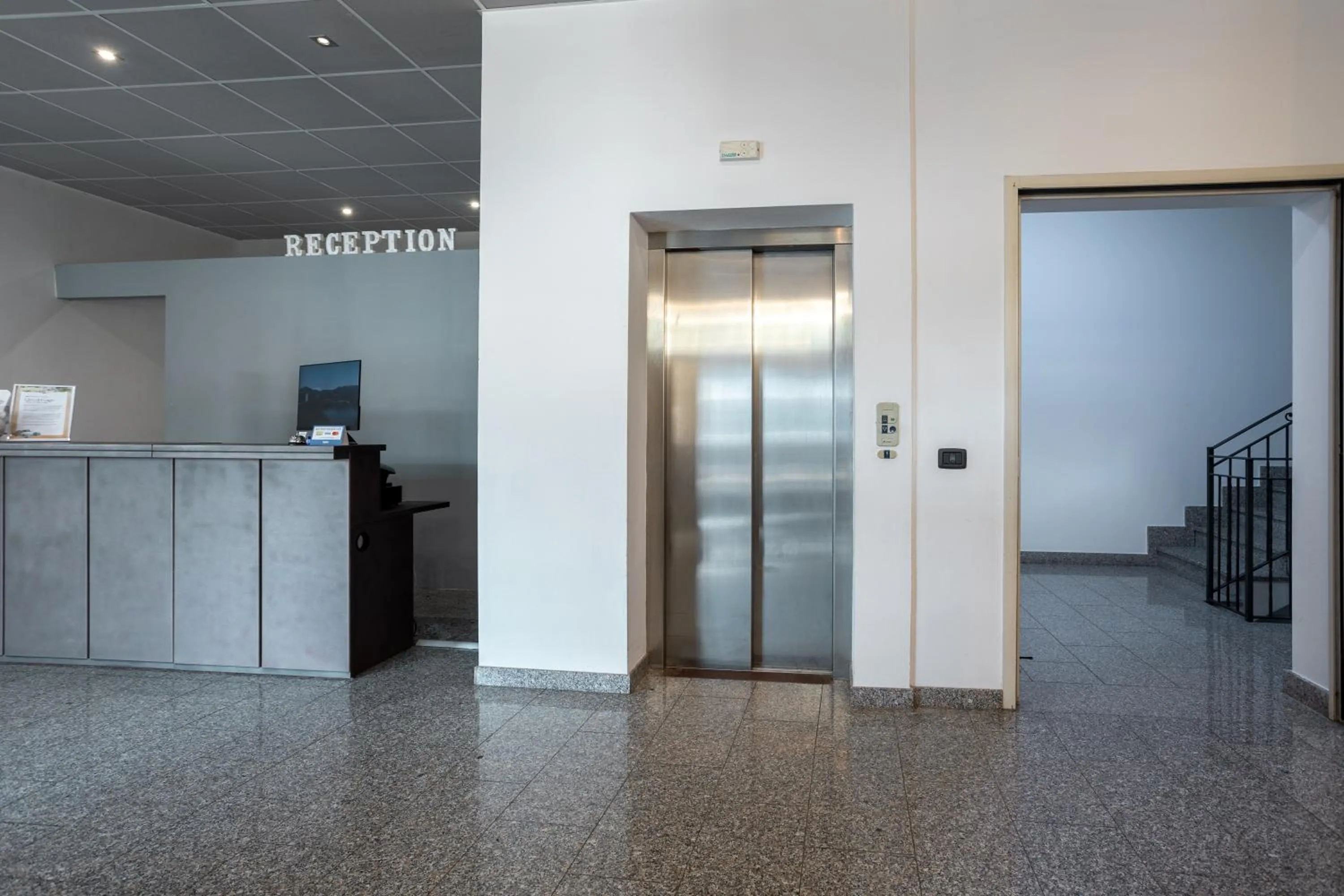 Lobby or reception in Hotel Fontaine Bleue
